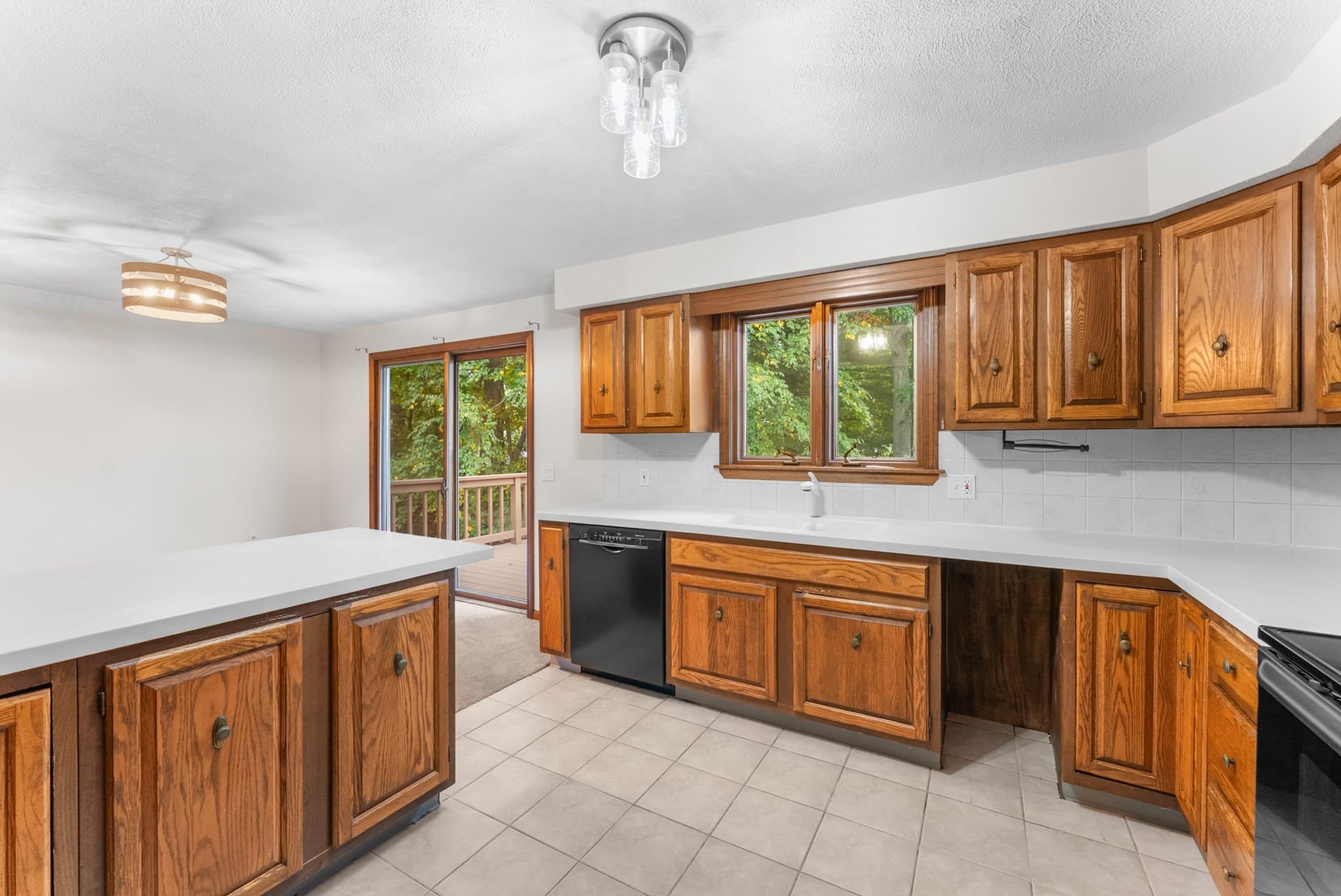 Single Family Residence at 700 County St, Seekonk MA 02771, photo 14 of 42