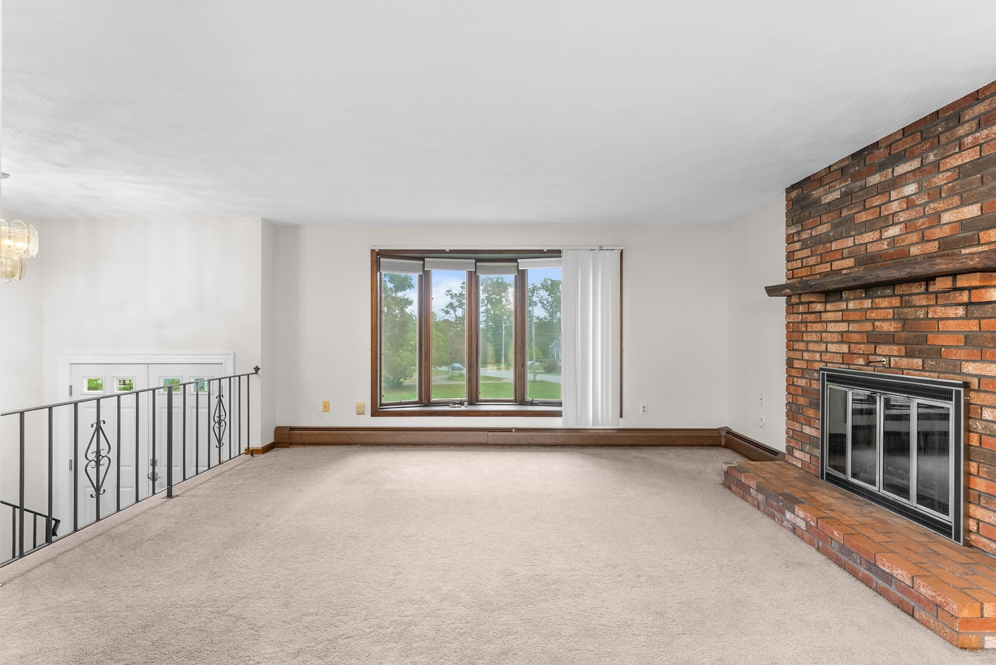 Single Family Residence at 700 County St, Seekonk MA 02771, photo 8 of 42