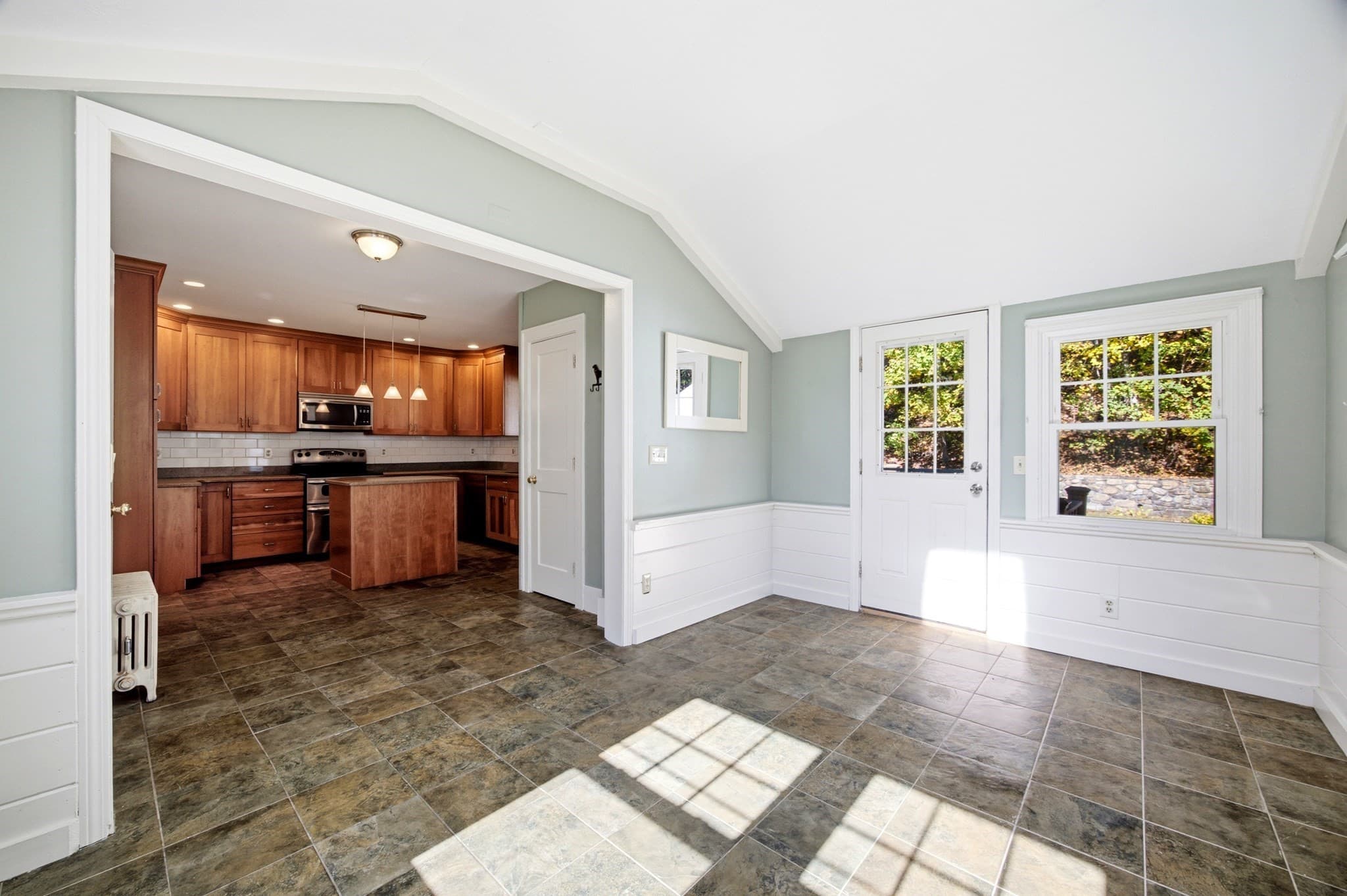 Single Family Residence at 1018 Spring St, Palmer MA 01069, photo 6 of 41