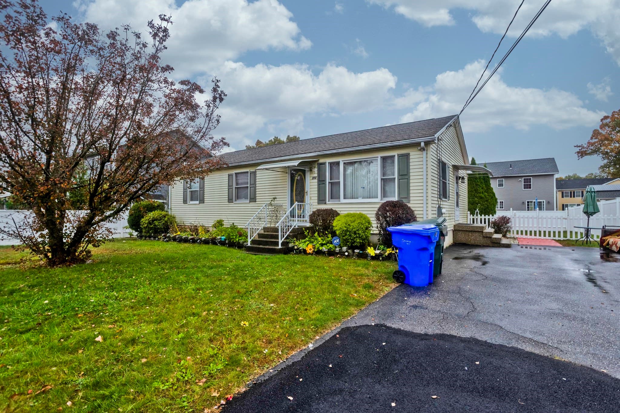 Single Family Residence at 274 Gilbert Ave, Springfield MA 01119, photo 3 of 28