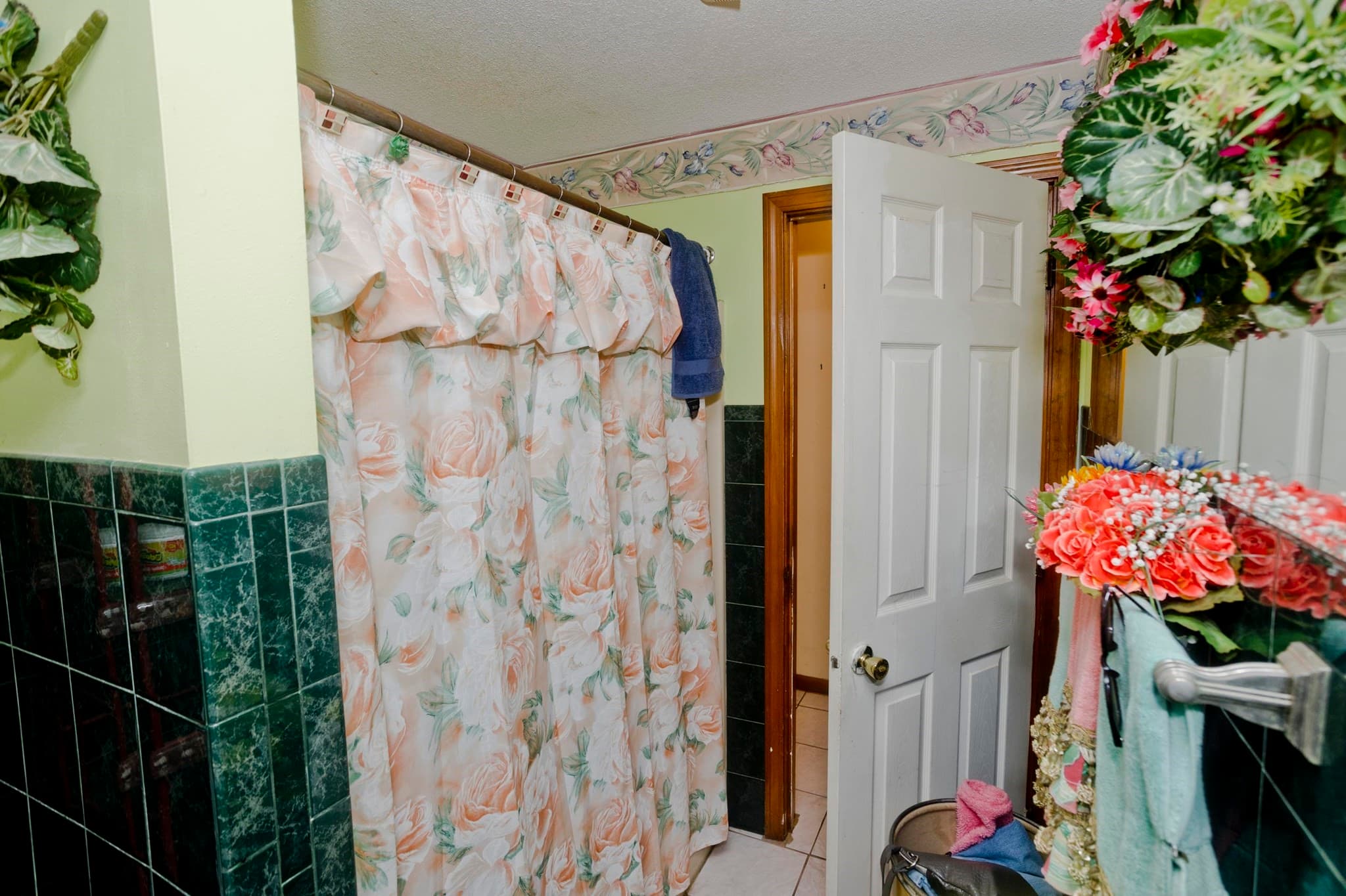 Single Family Residence at 274 Gilbert Ave, Springfield MA 01119, photo 10 of 28