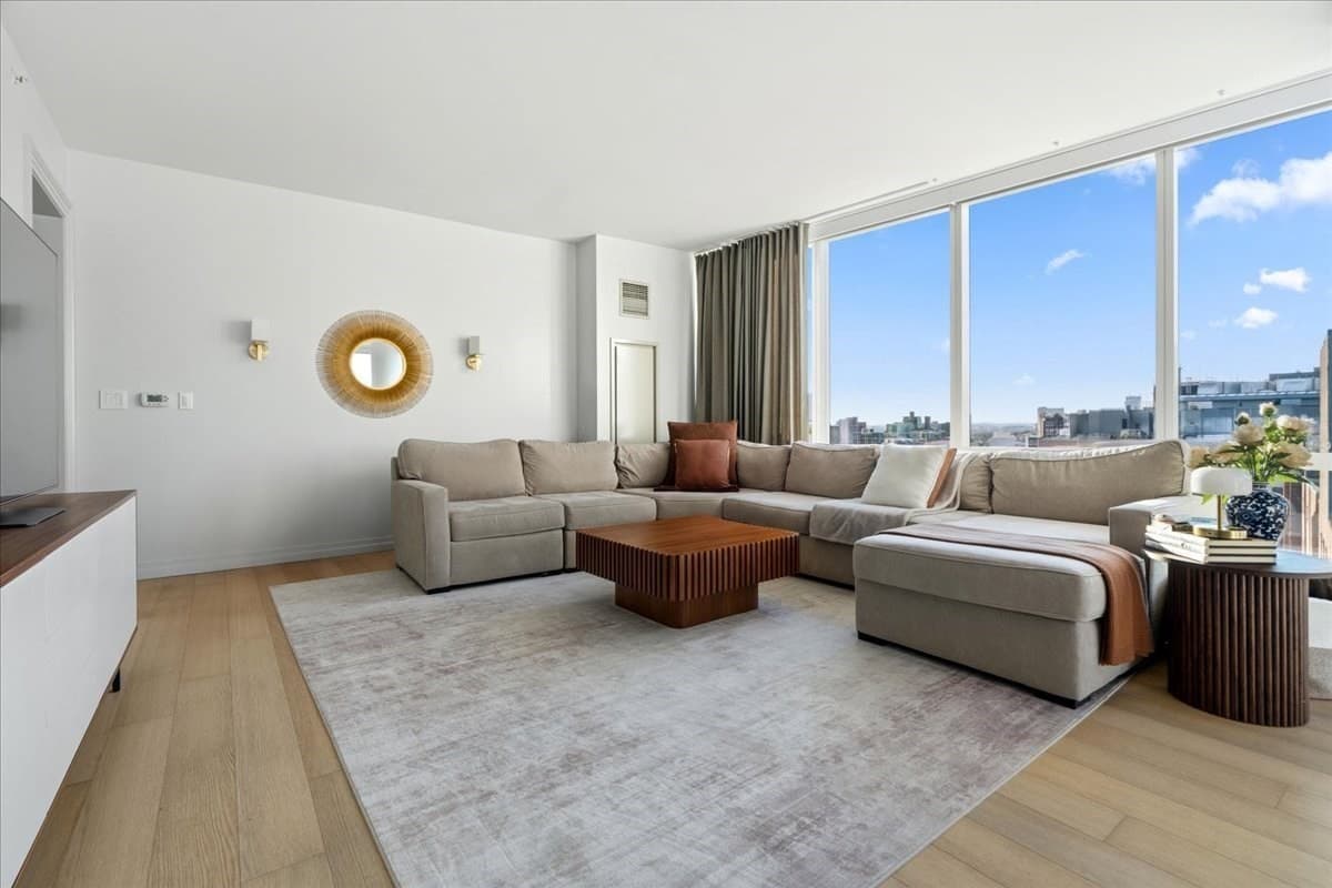Condominium at 1 Franklin St # 1404, Boston MA 02110, photo 2 of 14