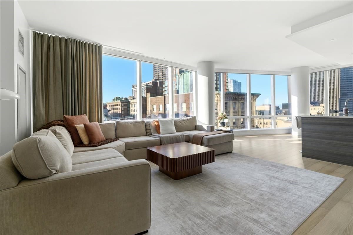Condominium at 1 Franklin St # 1404, Boston MA 02110, photo 3 of 14