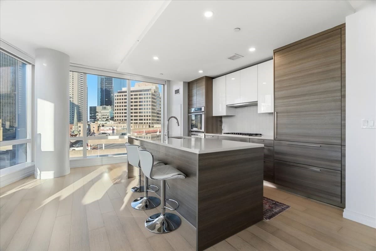 Condominium at 1 Franklin St # 1404, Boston MA 02110, photo 4 of 14