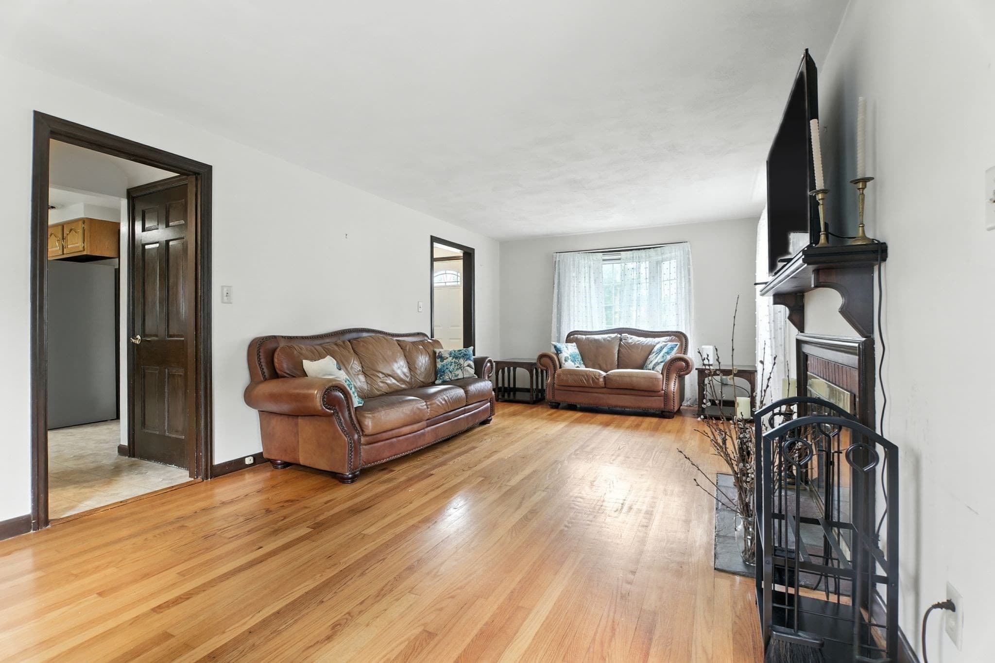 Single Family Residence at 384 Abbott St, Springfield MA 01118, photo 4 of 10