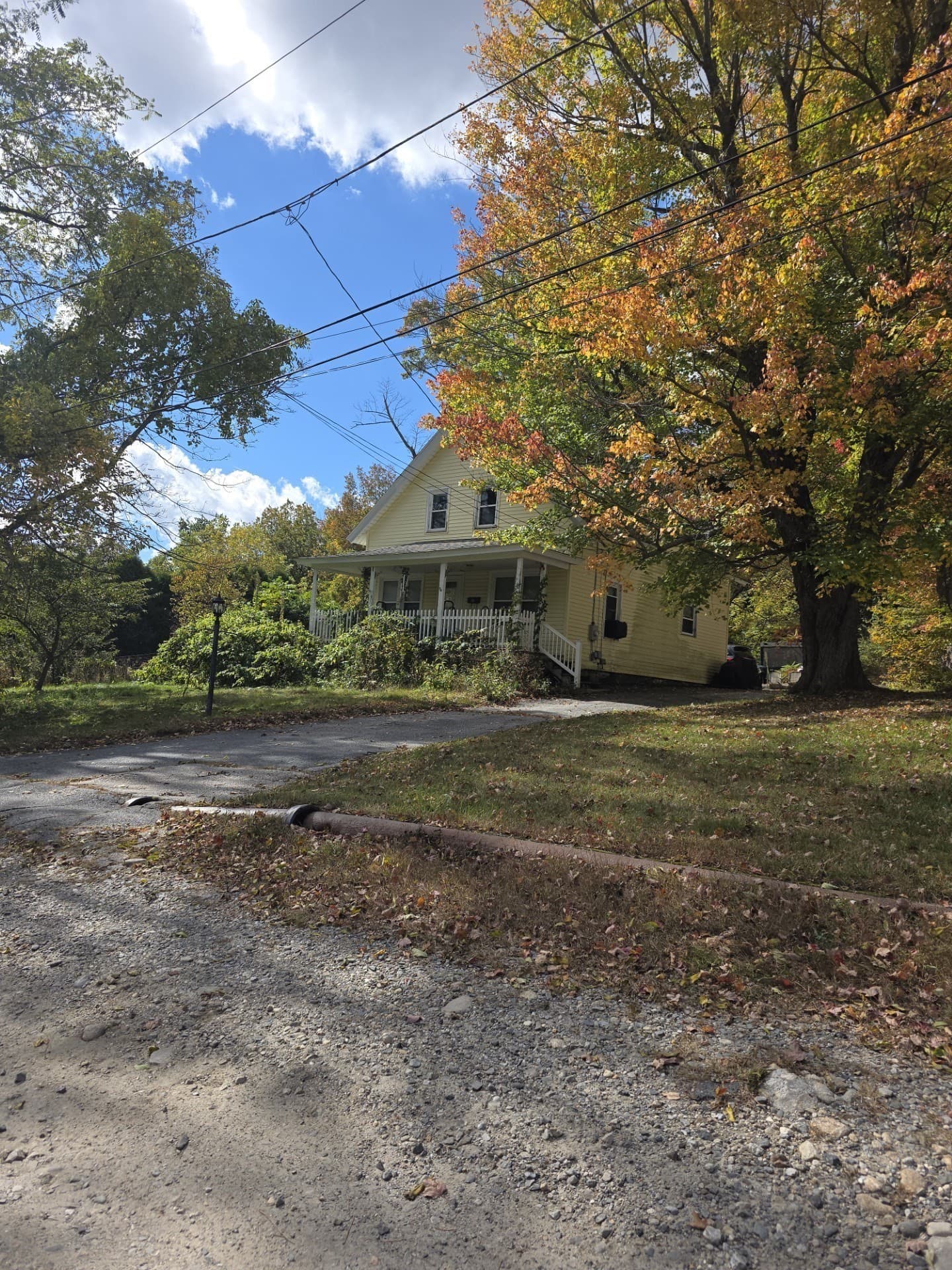 Single Family Residence at 42-44 Maravista Rd, Worcester MA 01606, photo 2 of 4