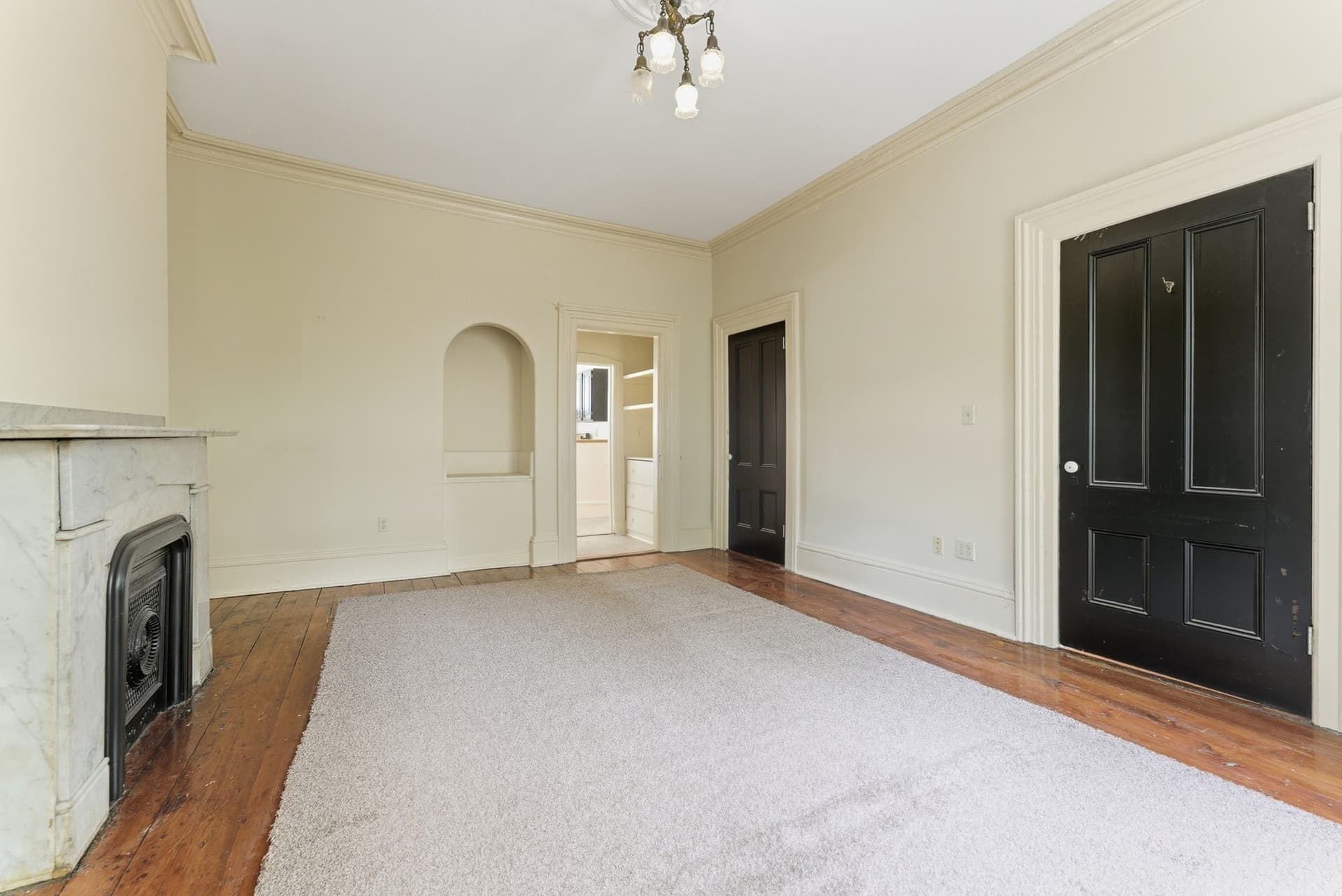 Attached (Townhouse/Rowhouse/Duplex) at 33 Mattoon St # 2, Springfield MA 01105, photo 6 of 42