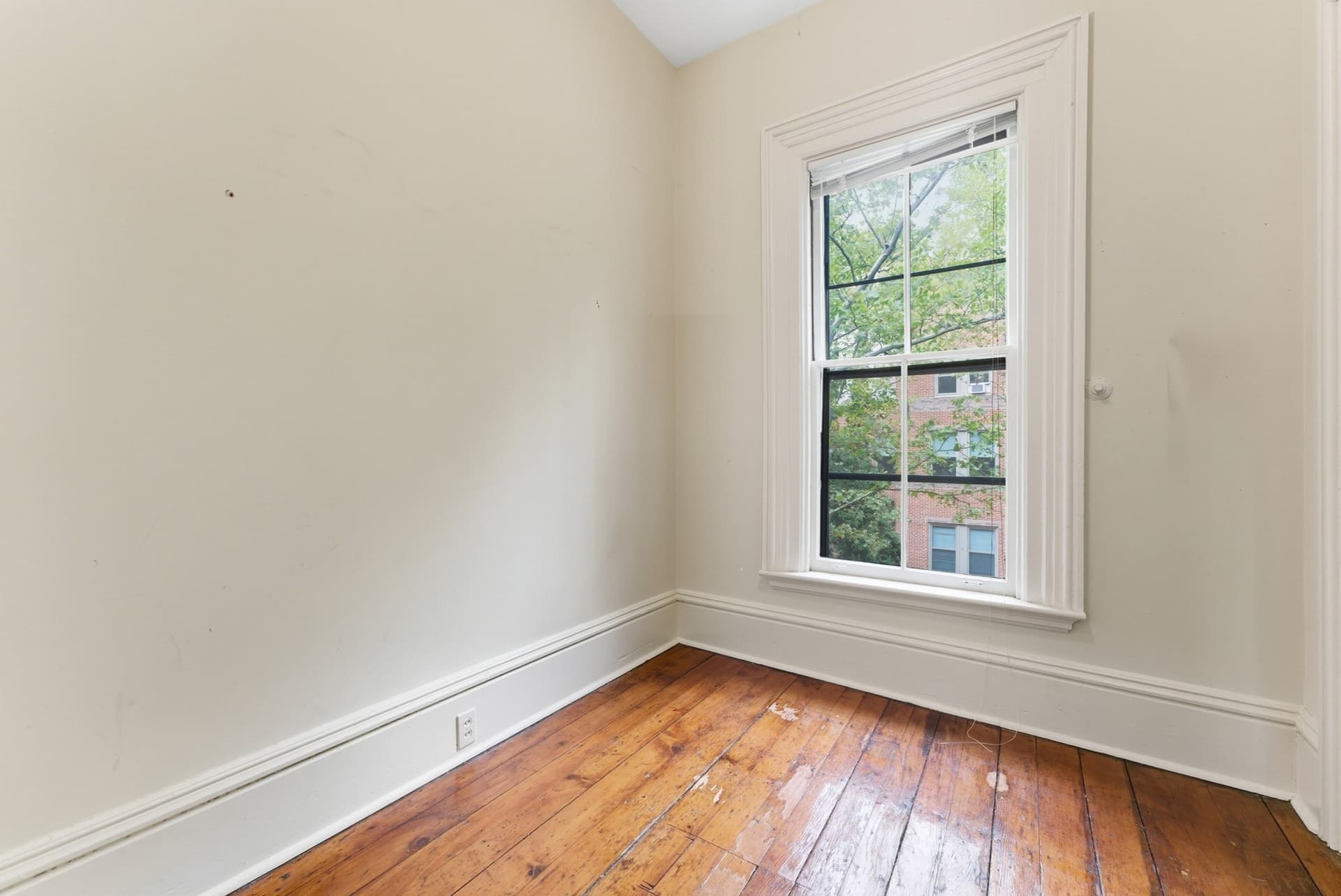Attached (Townhouse/Rowhouse/Duplex) at 33 Mattoon St # 2, Springfield MA 01105, photo 16 of 42