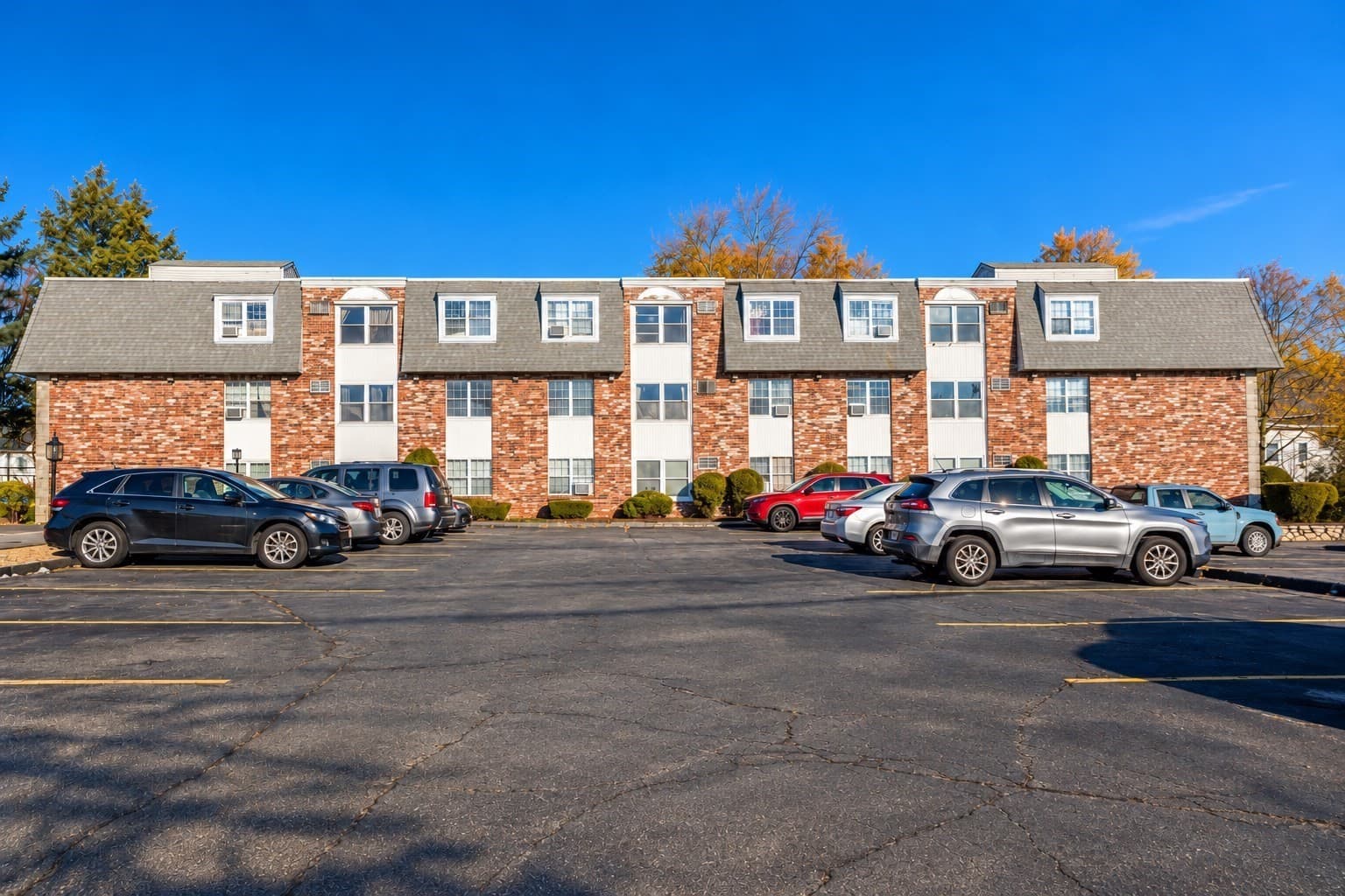 Condominium at 137 Pine St # 2, Lowell MA 01851, photo 3 of 5