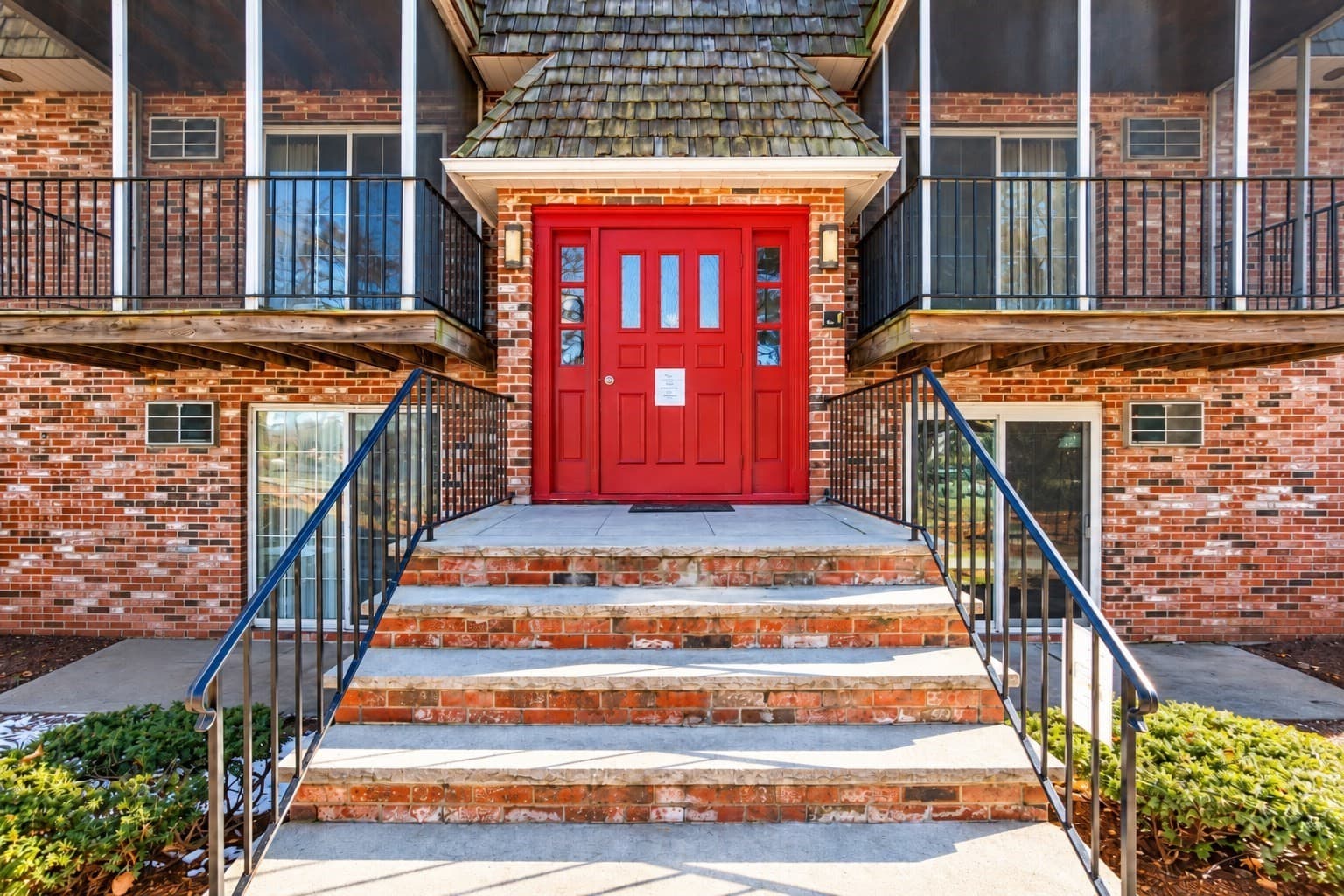 Condominium at 137 Pine St # 2, Lowell MA 01851, photo 4 of 5