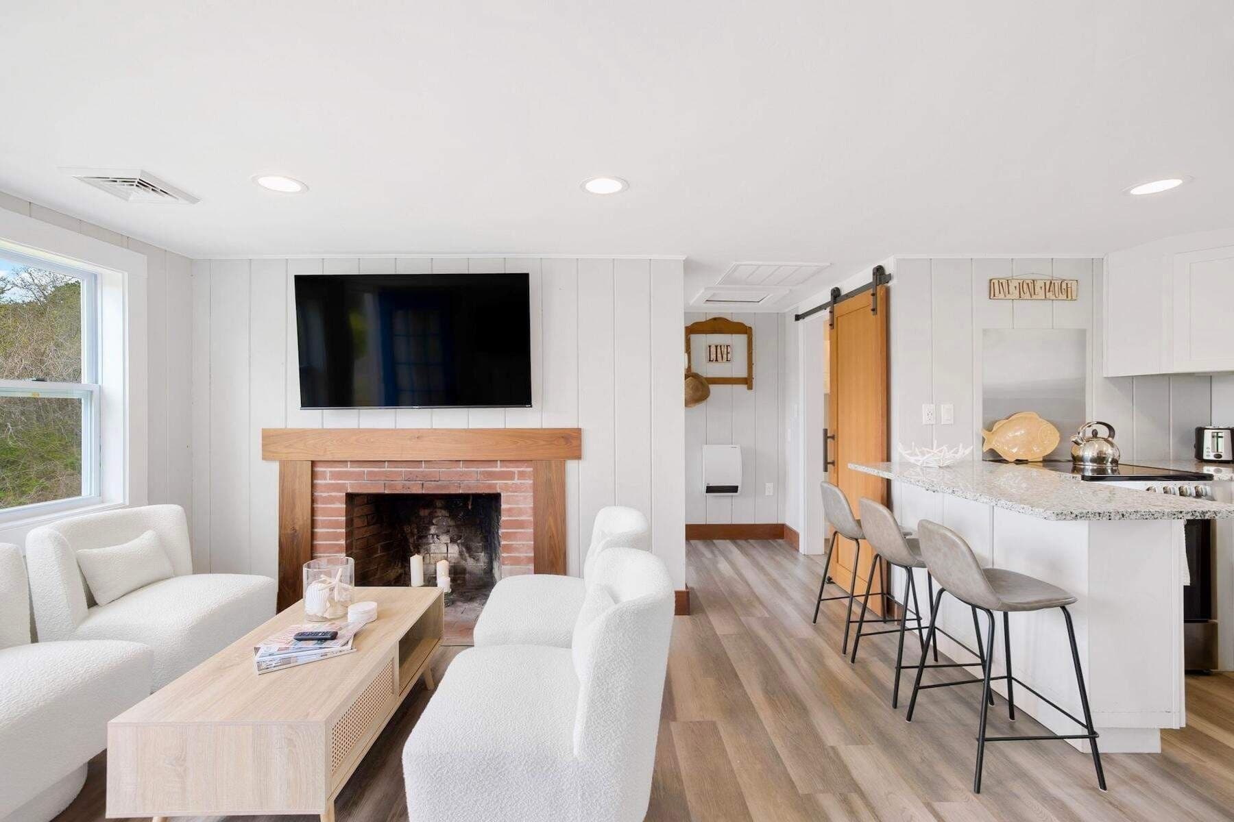 Single Family Residence at 20 Cedar Swamp Lane, Chatham MA 02633, photo 5 of 12