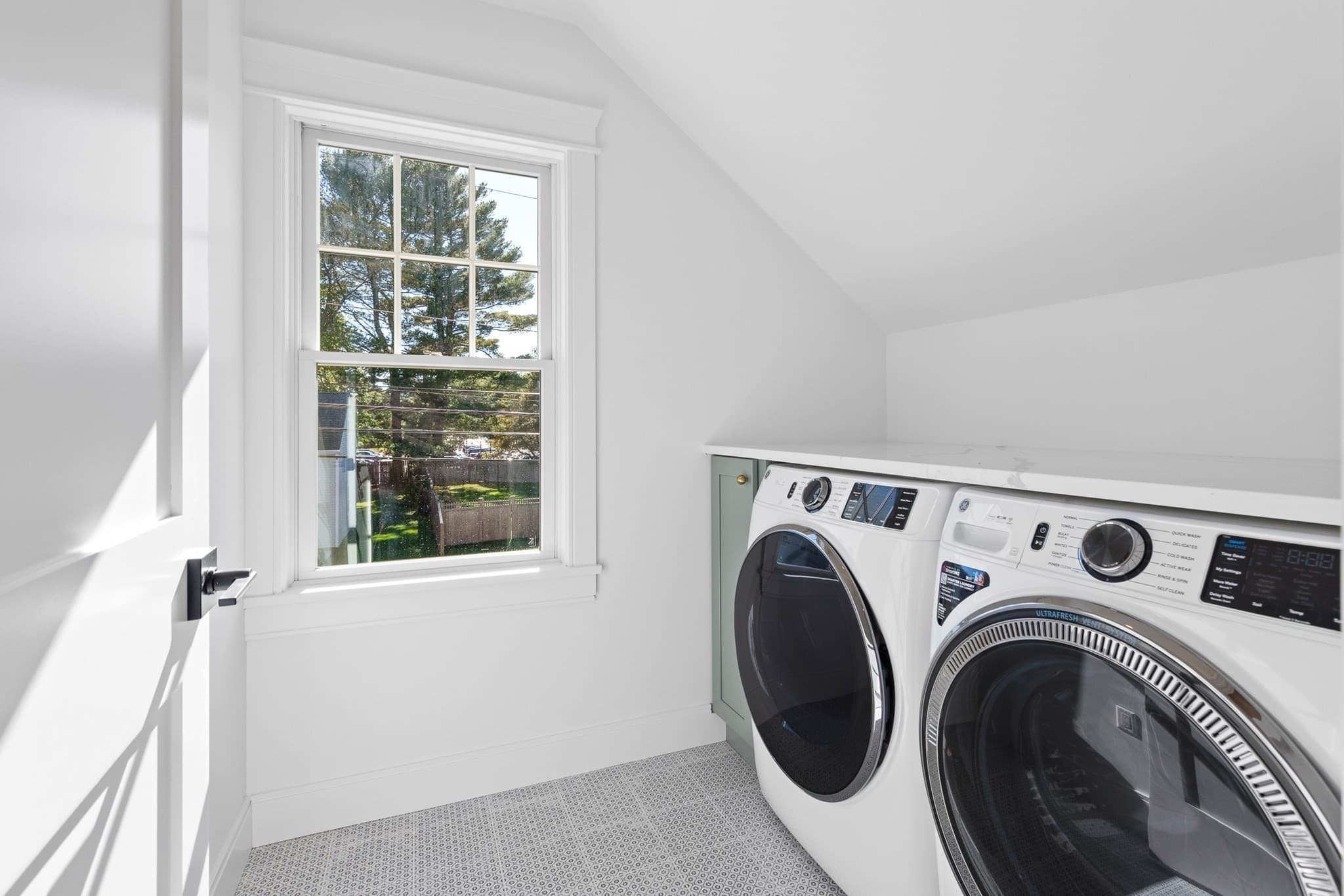Single Family Residence at 14 Highland Ave, Newburyport MA 01950, photo 25 of 34