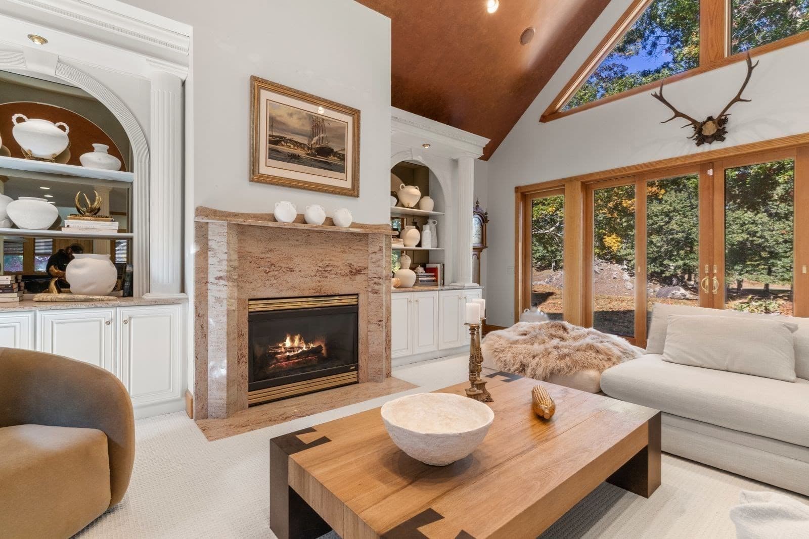 Single Family Residence at 8 Hawk Hill Ln, Ipswich MA 01938, photo 2 of 41