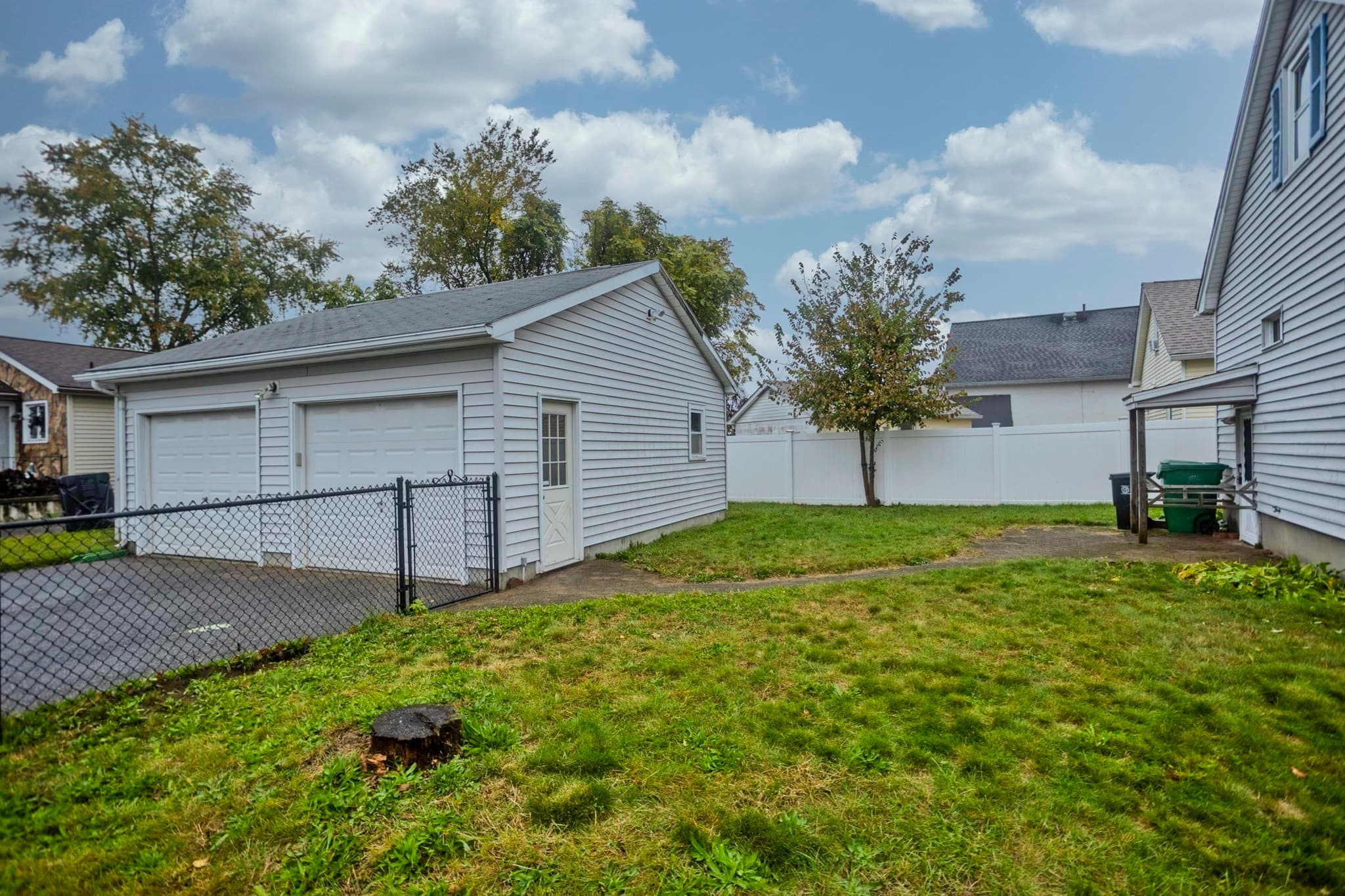 Single Family Residence at 314 Carew St, Chicopee MA 01020, photo 32 of 38