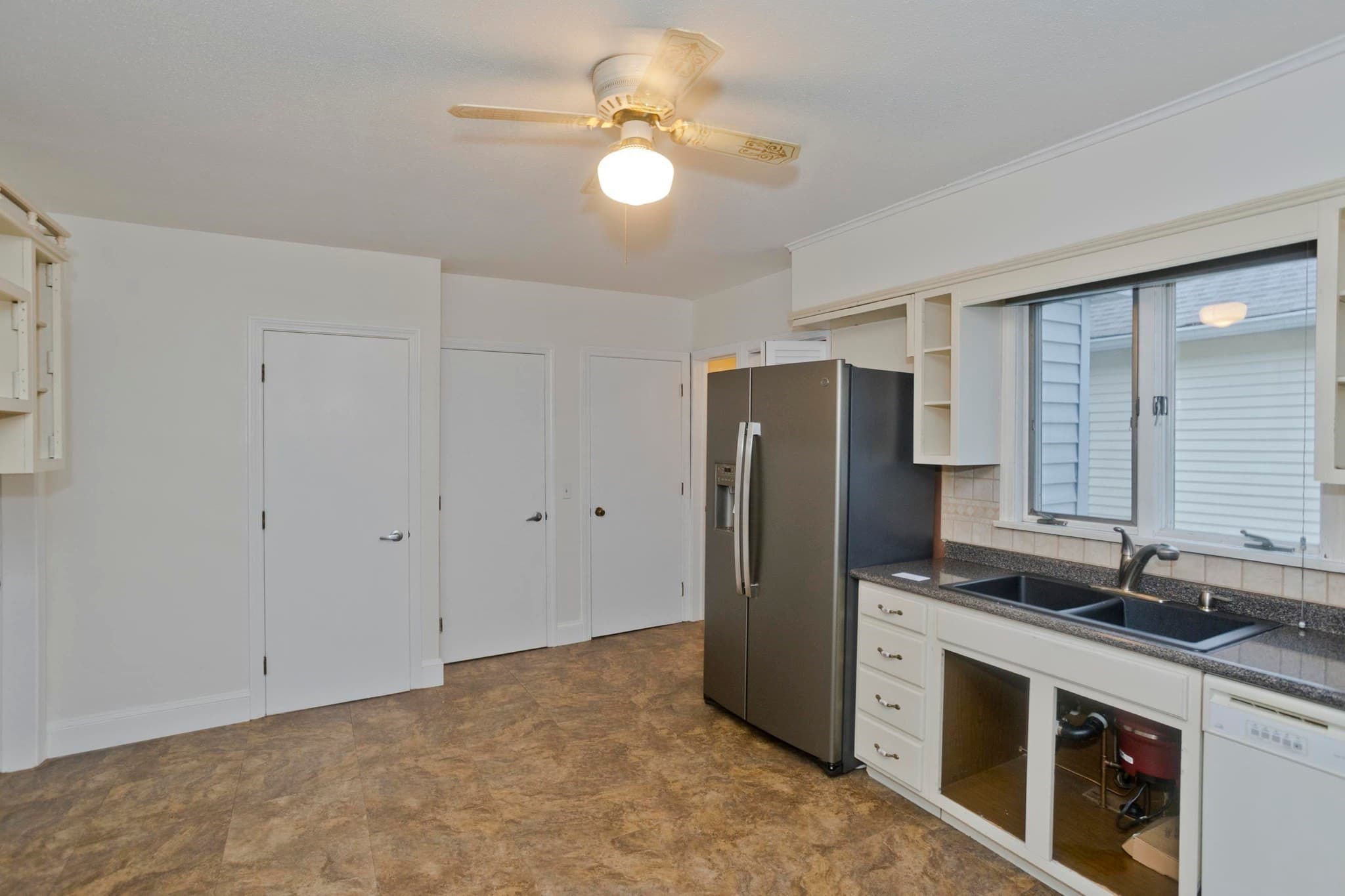 Single Family Residence at 314 Carew St, Chicopee MA 01020, photo 20 of 38