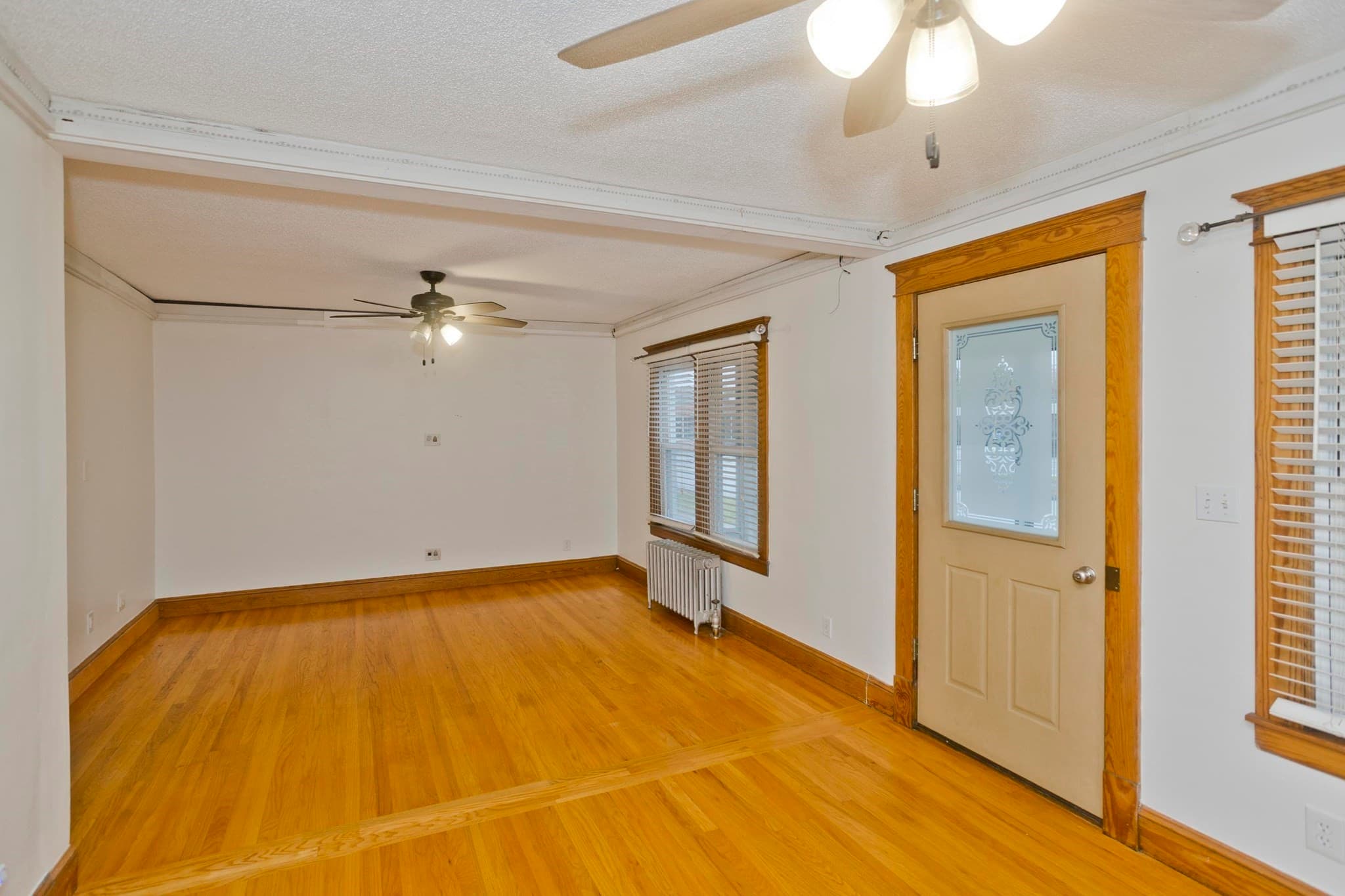Single Family Residence at 314 Carew St, Chicopee MA 01020, photo 9 of 38