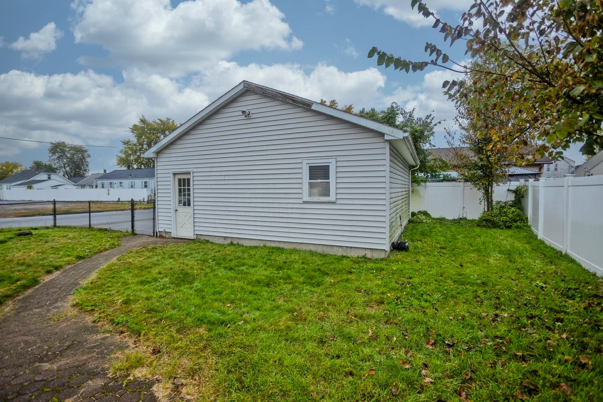 Single Family Residence at 314 Carew St, Chicopee MA 01020, photo 35 of 38