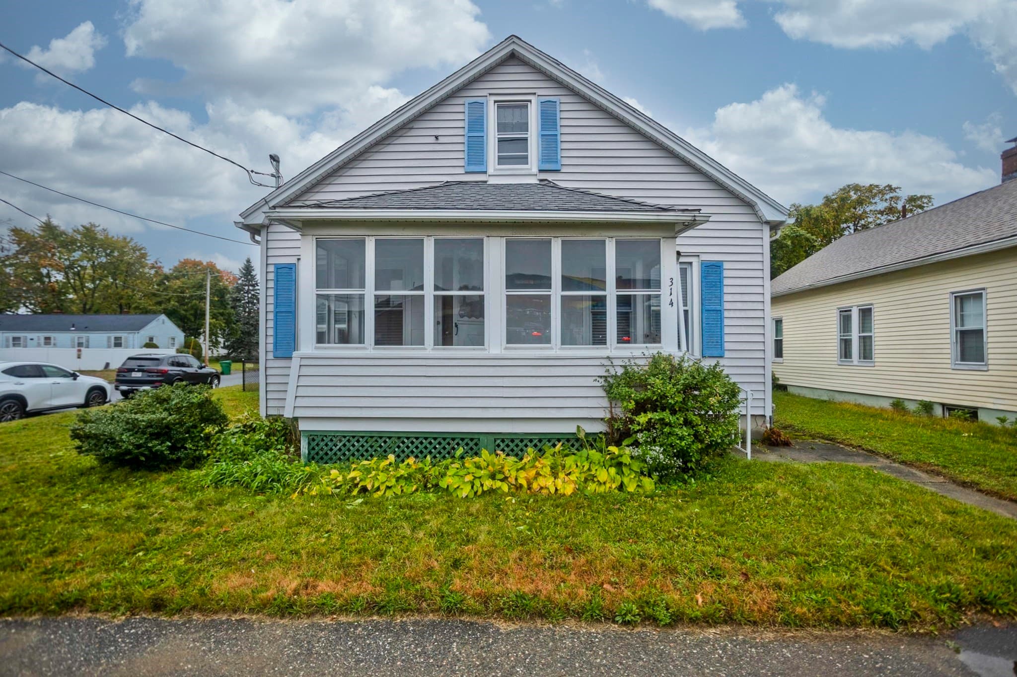 Single Family Residence at 314 Carew St, Chicopee MA 01020, photo 4 of 38