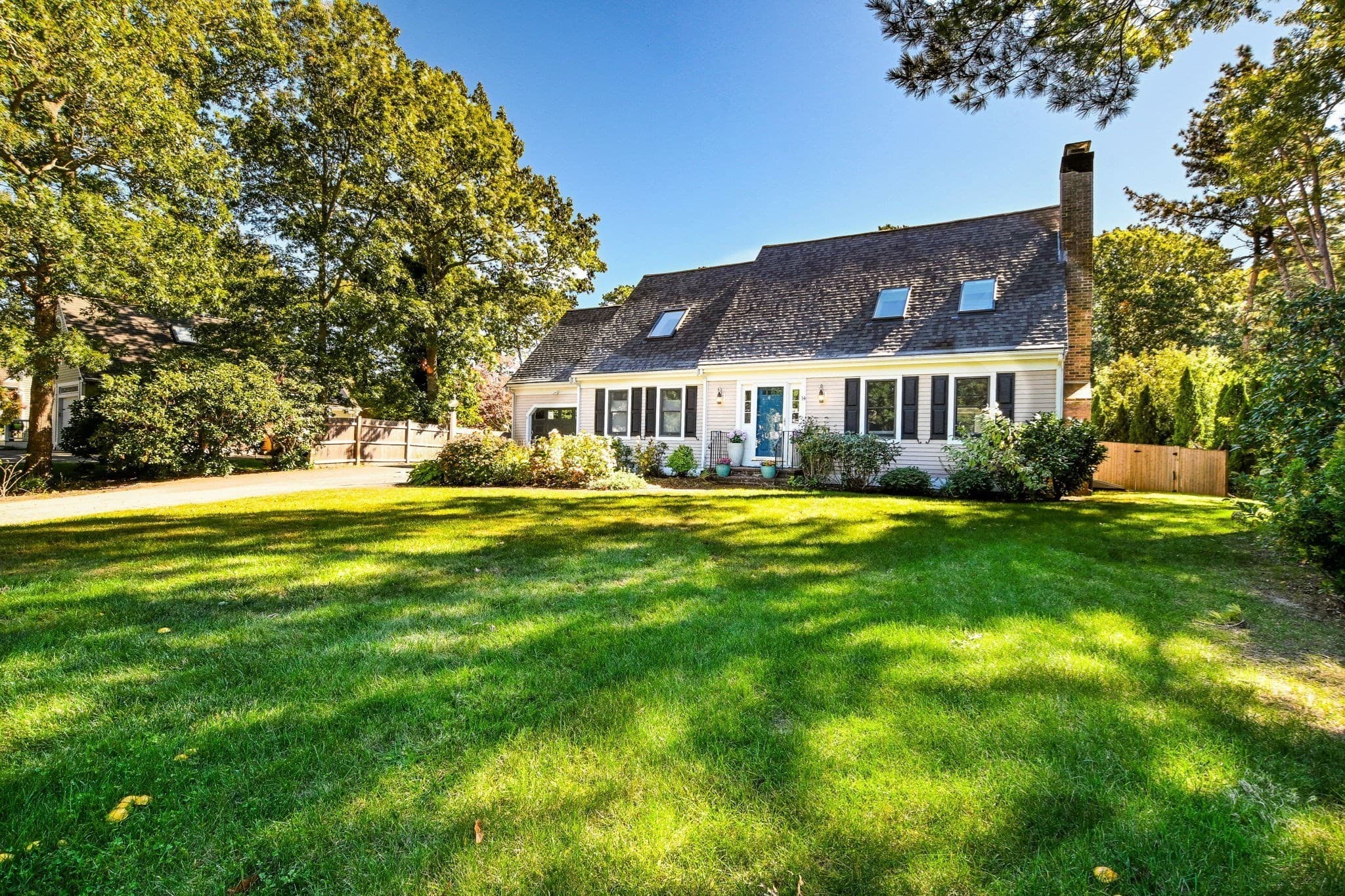 Single Family Residence at 14 Bayshore Dr, Mashpee MA 02649, photo 2 of 41