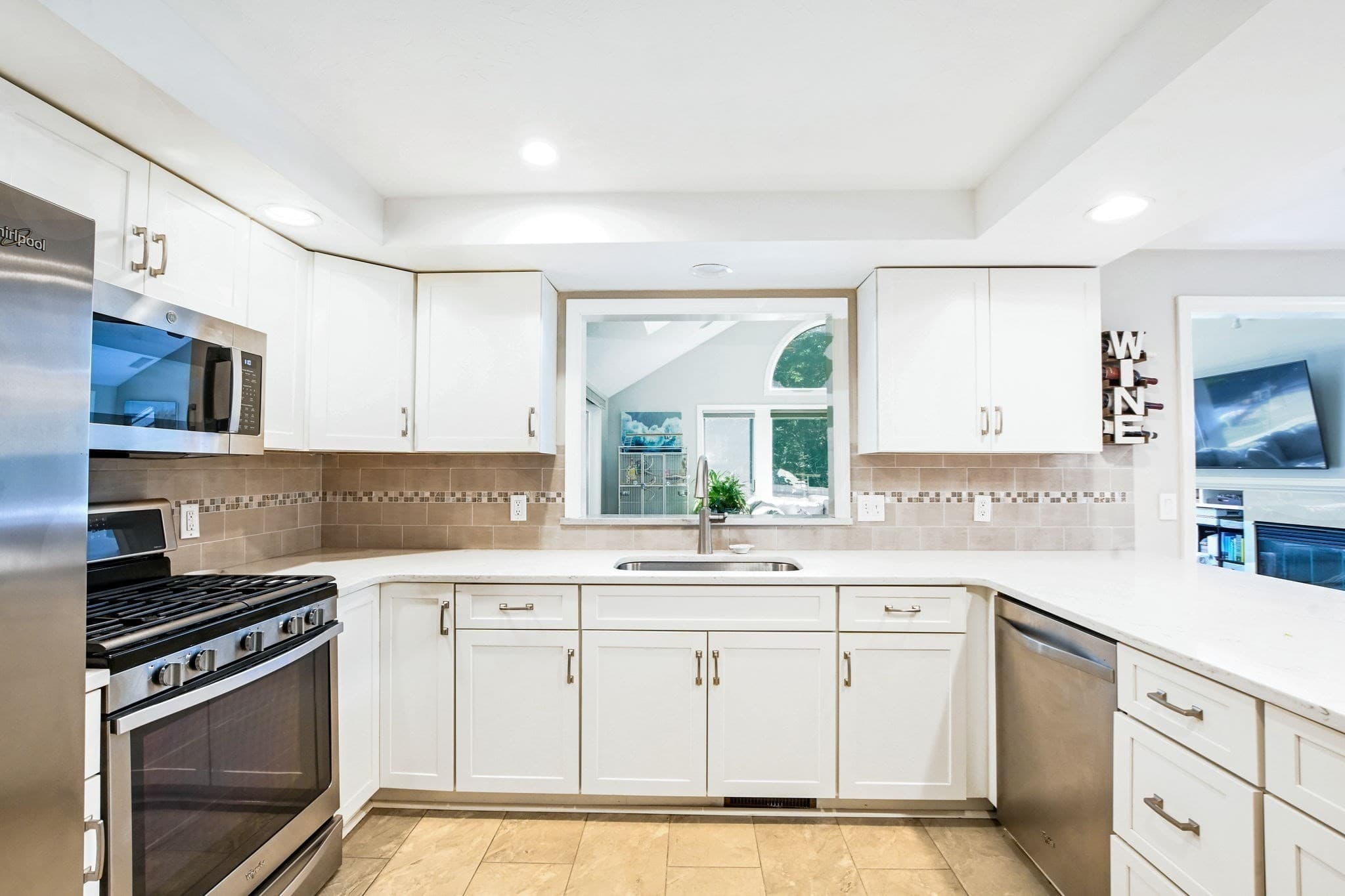 Single Family Residence at 14 Bayshore Dr, Mashpee MA 02649, photo 16 of 41