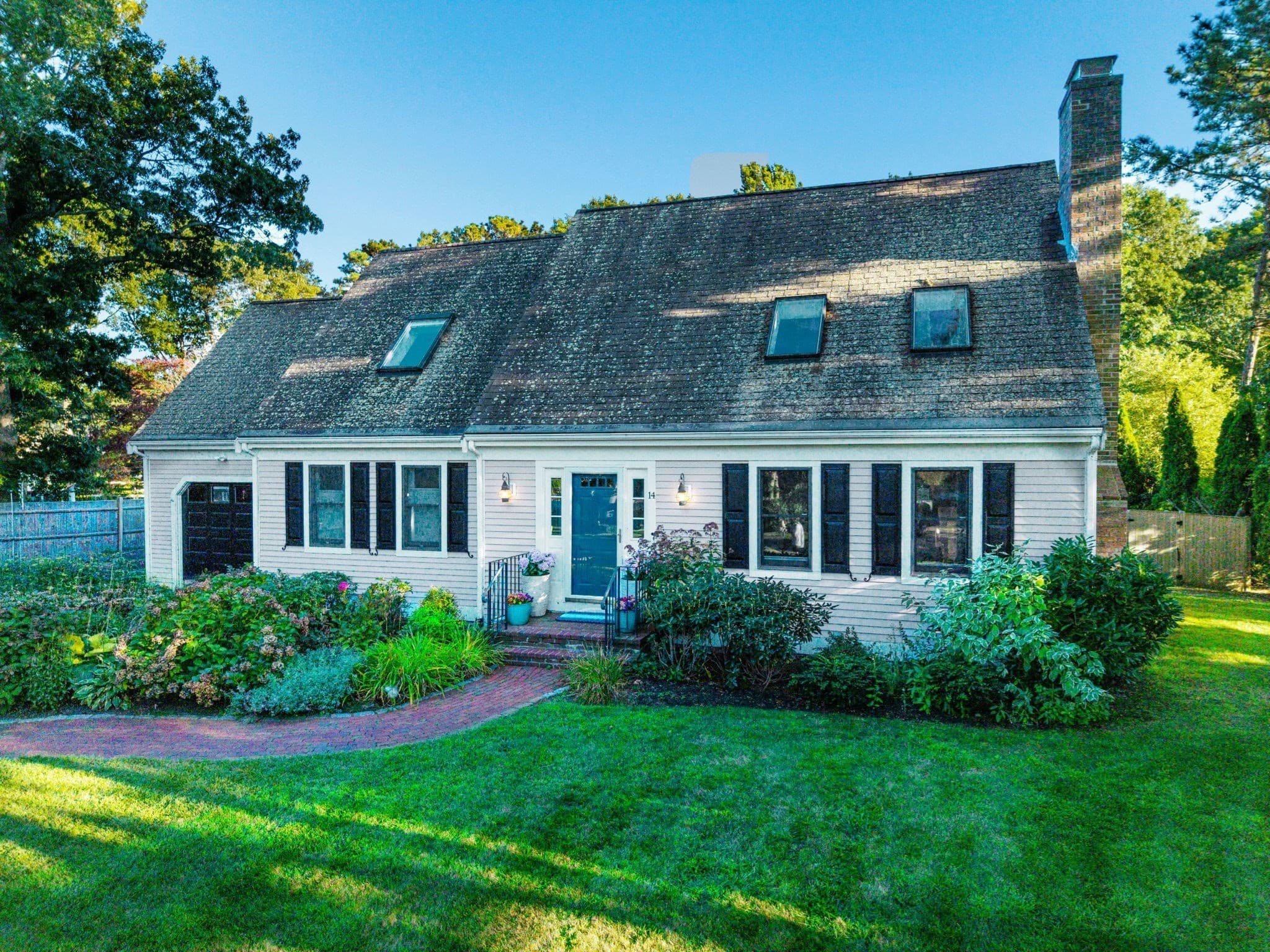 Single Family Residence at 14 Bayshore Dr, Mashpee MA 02649, photo 3 of 41