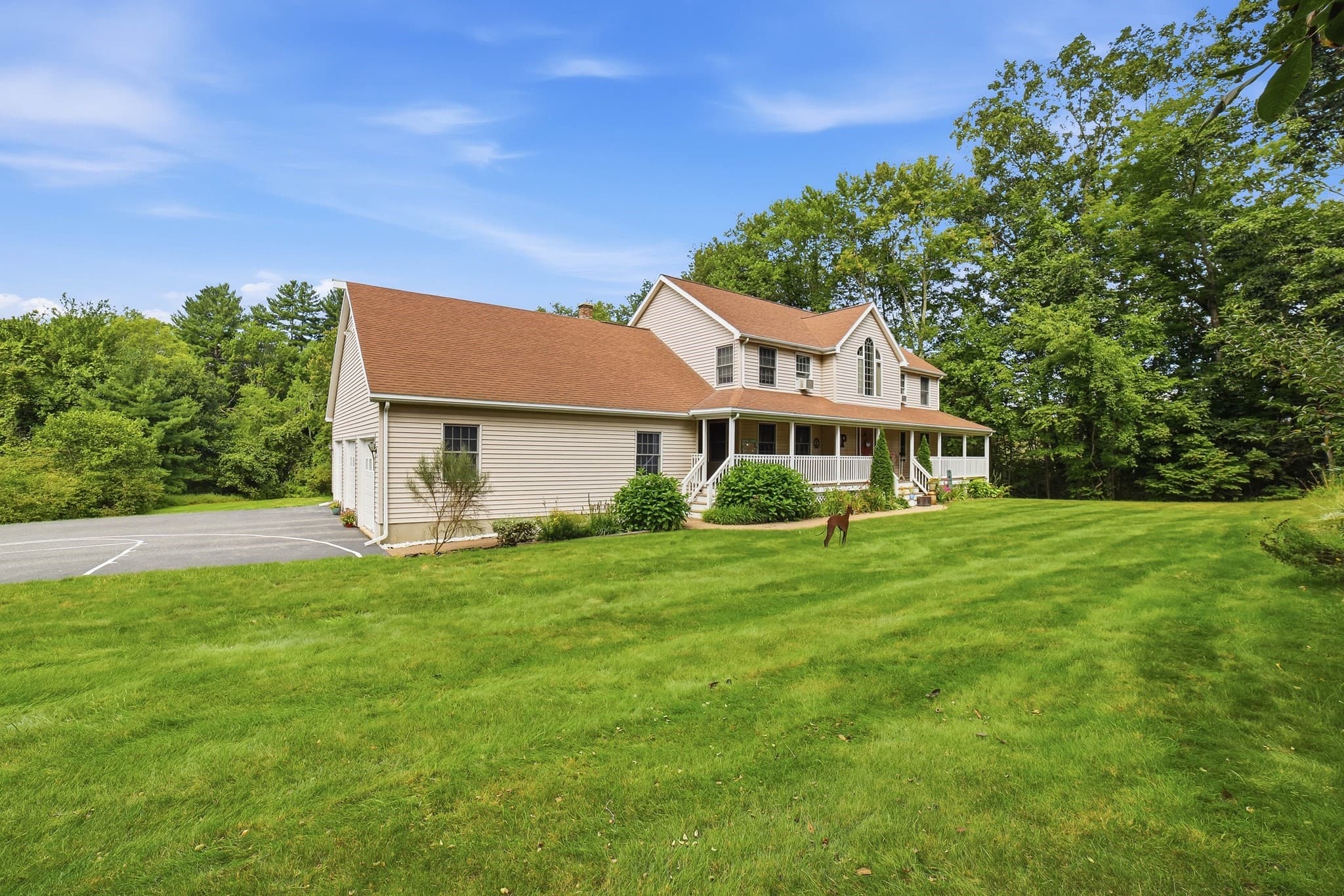 Single Family Residence at 354 South St, Auburn MA 01501, photo 2 of 42