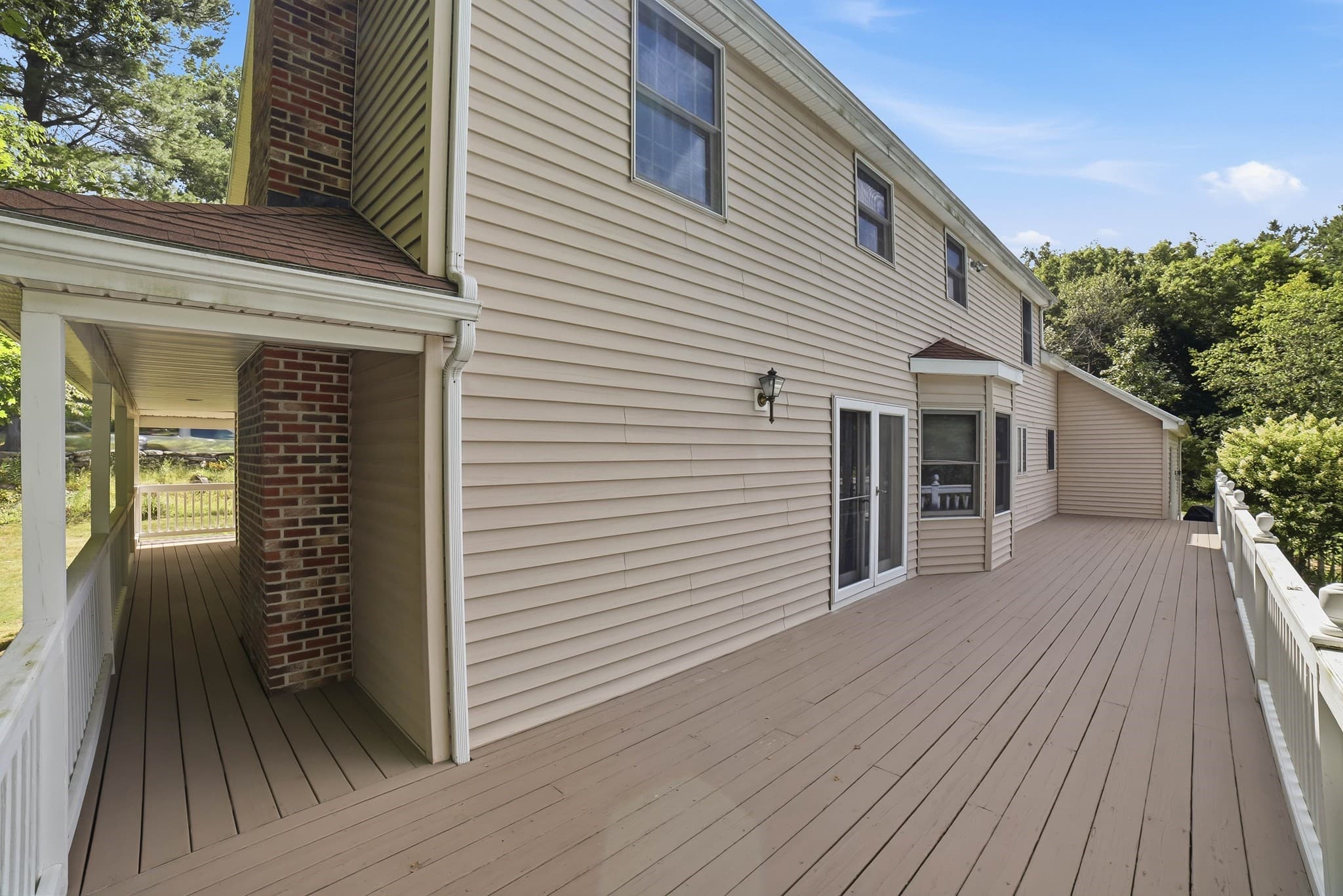 Single Family Residence at 354 South St, Auburn MA 01501, photo 10 of 42