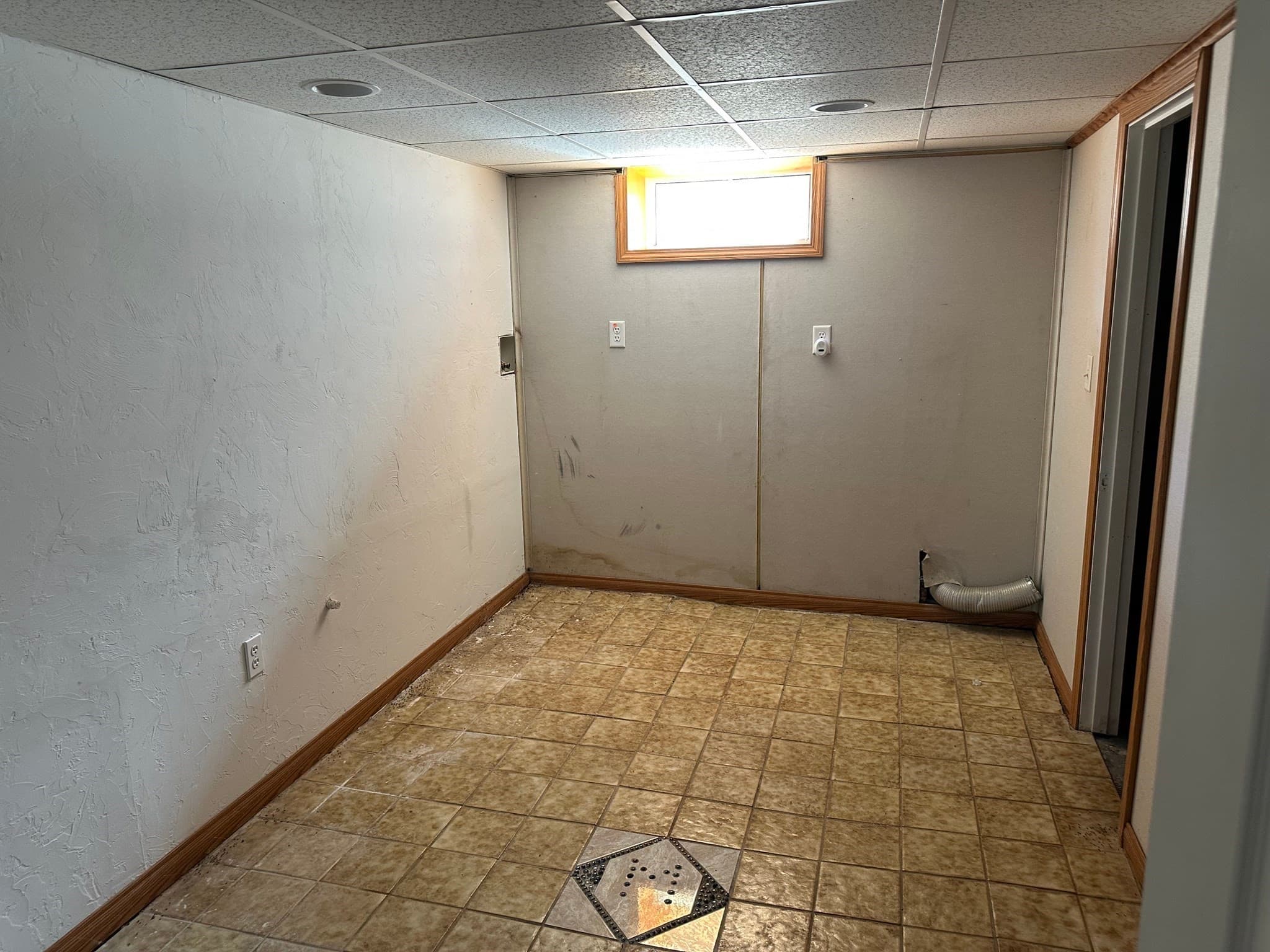Single Family Residence at 42 Ernest Ave, Worcester MA 01604, photo 35 of 40