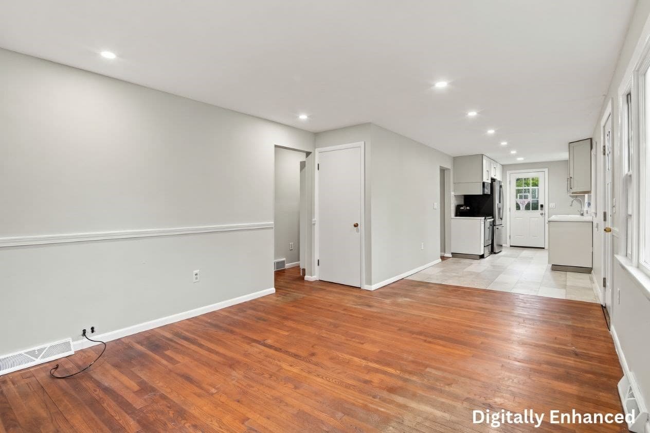 Single Family Residence at 5 White Pine Ln, Kingston MA 02364, photo 7 of 19
