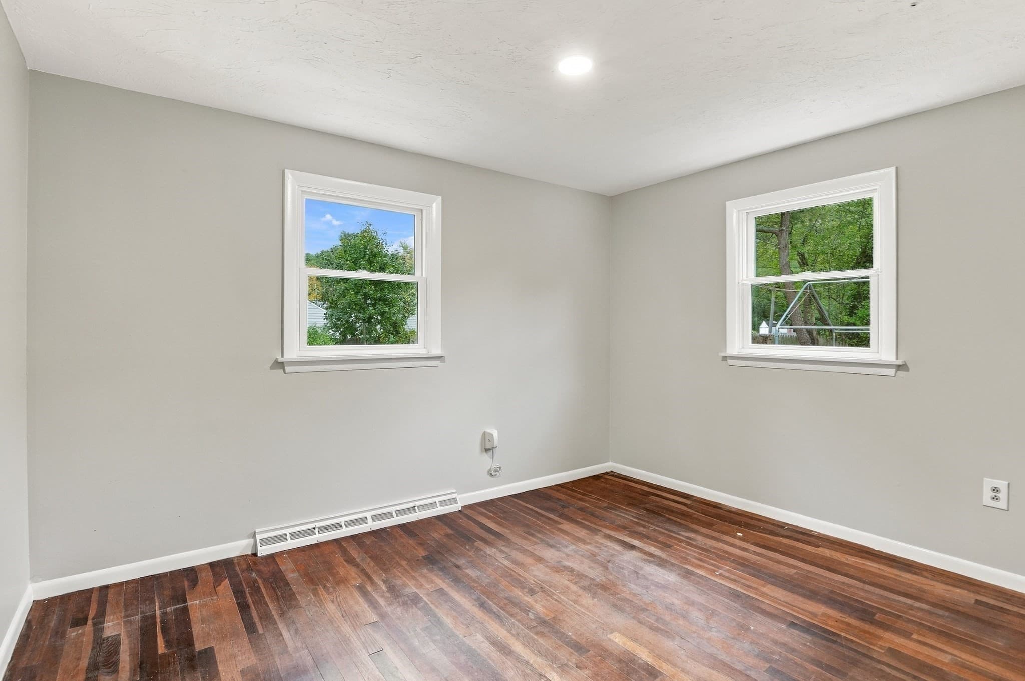 Single Family Residence at 5 White Pine Ln, Kingston MA 02364, photo 15 of 19