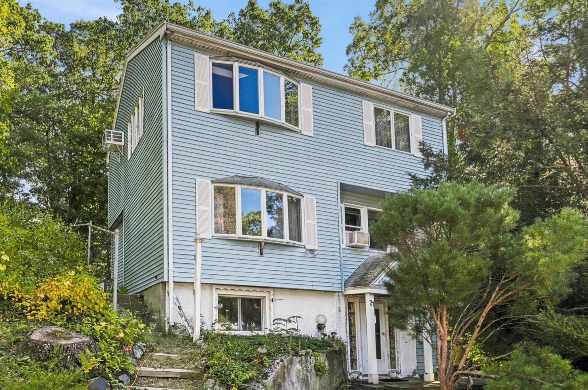 27 Malvern St, Waltham MA 02451