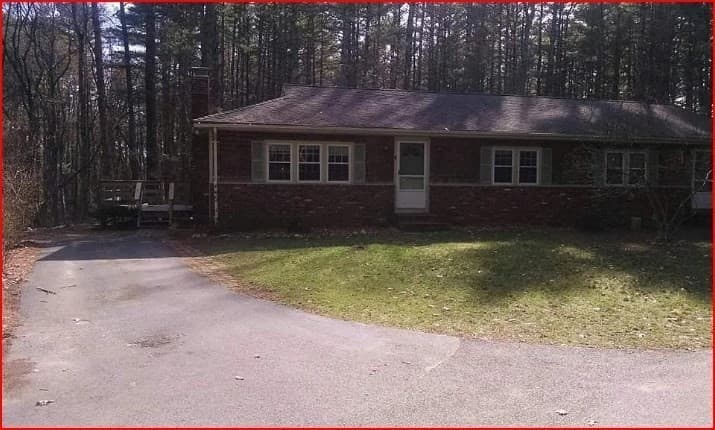4 Pineneedle Ln, Pembroke MA 02359