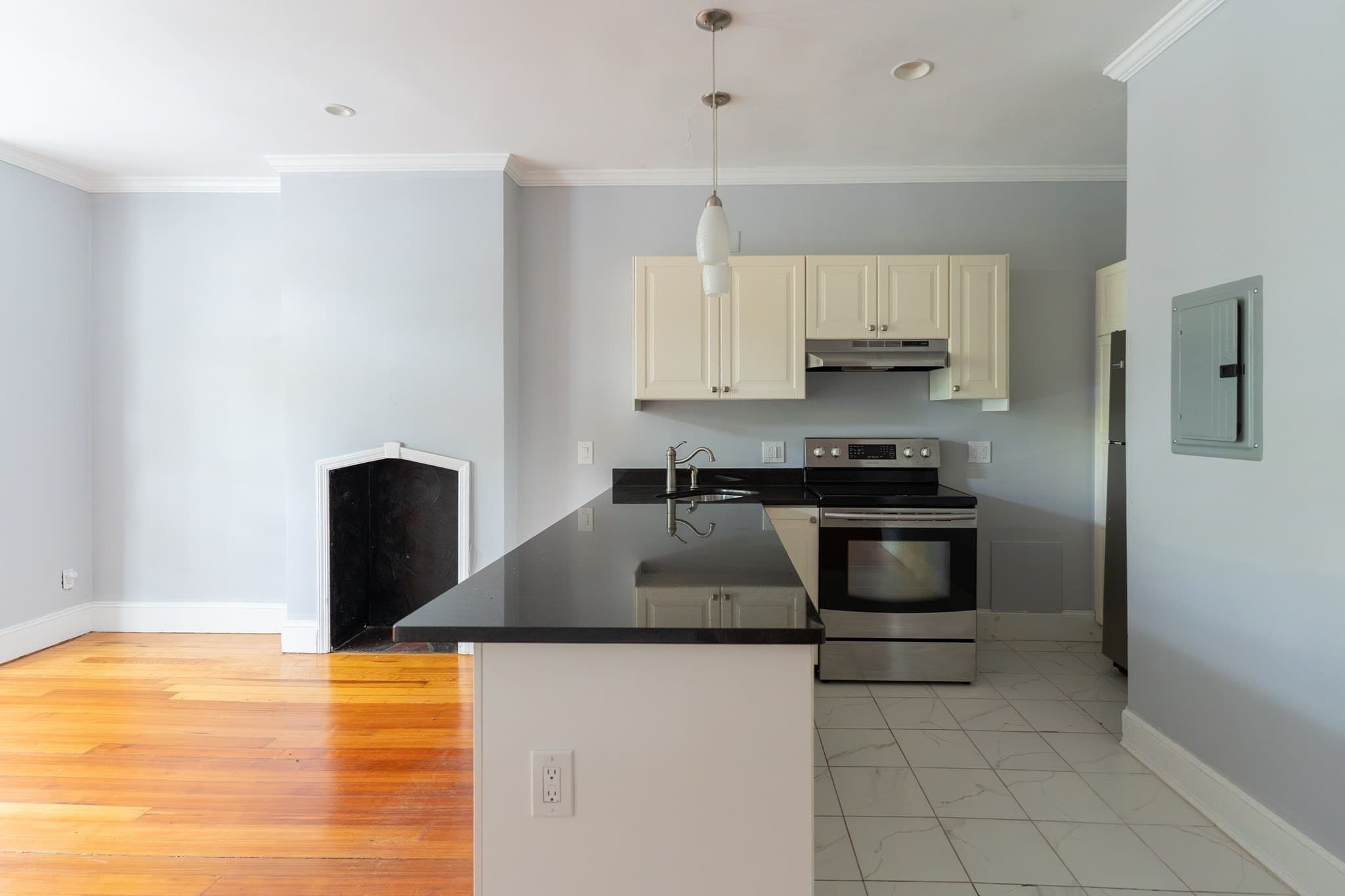 Condominium at 1834 Beacon St # 5, Brookline MA 02445, photo 5 of 19