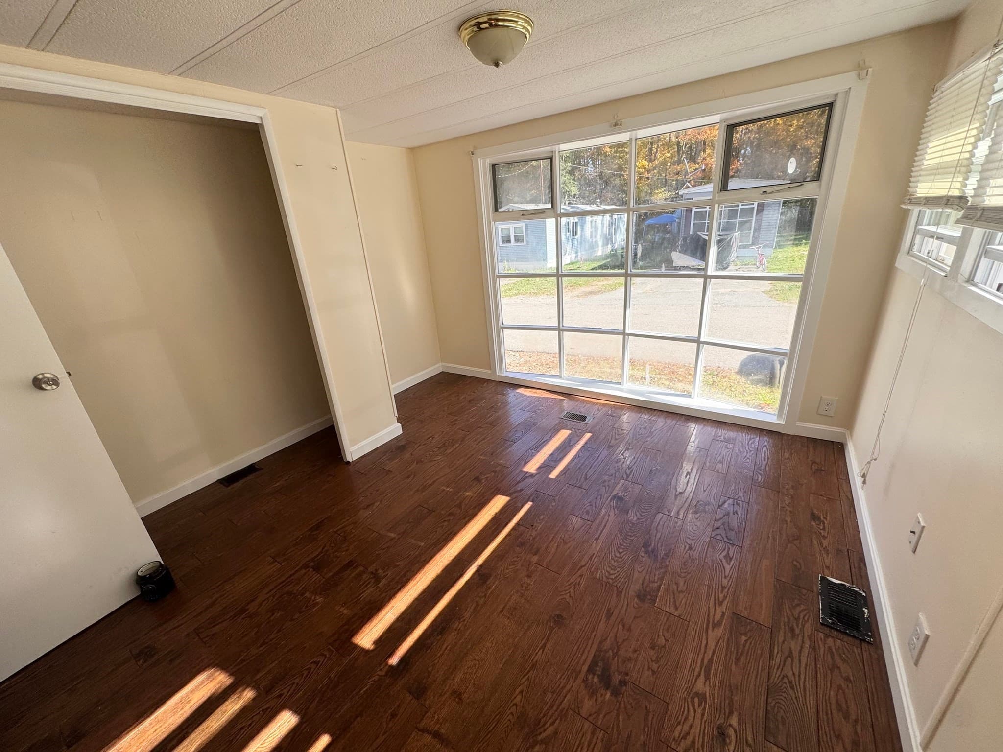 Mobile Home at 1790 Massachusetts Ave # U, Lunenburg MA 01462, photo 15 of 19