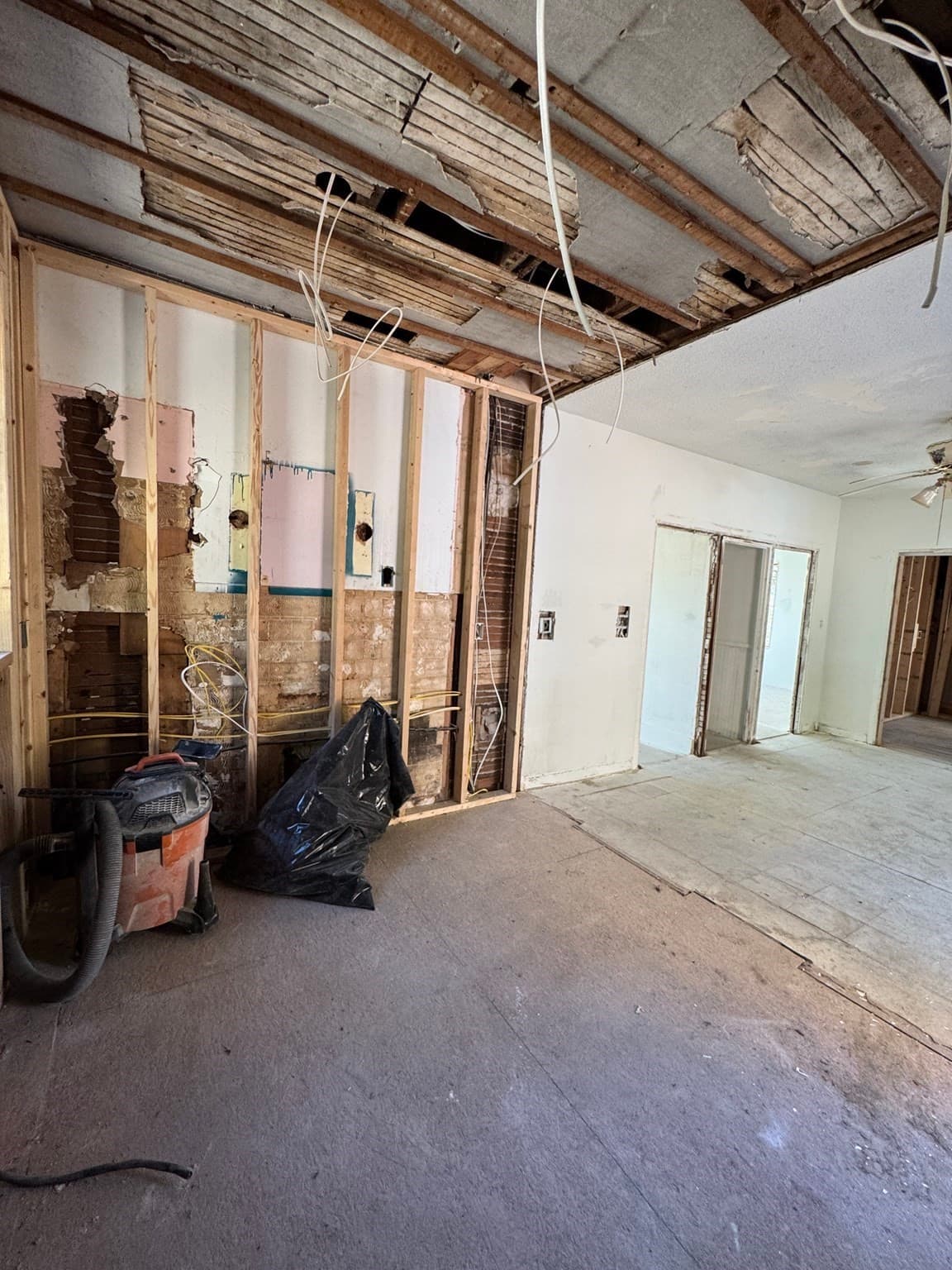 Single Family Residence at 29 Lincoln St, Millville MA 01529, photo 7 of 31