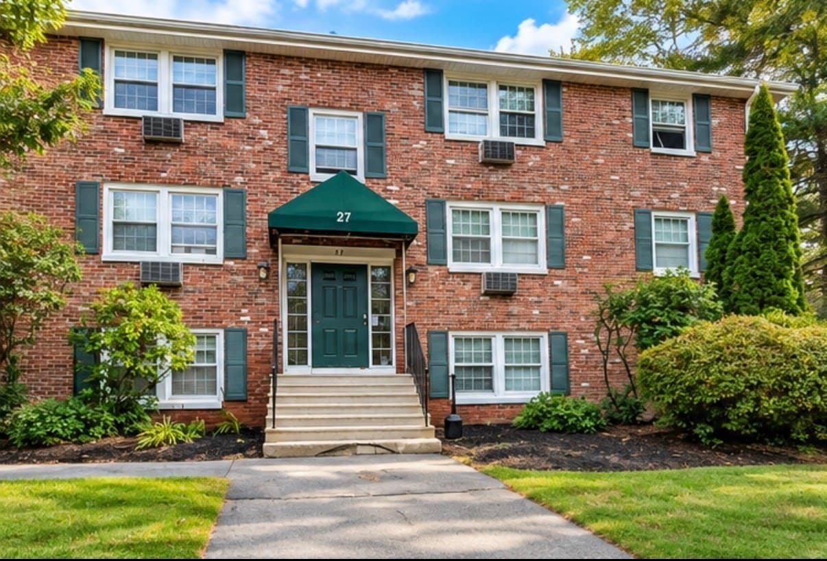 27 Ridgewood Lane # 14, Gardner MA 01440