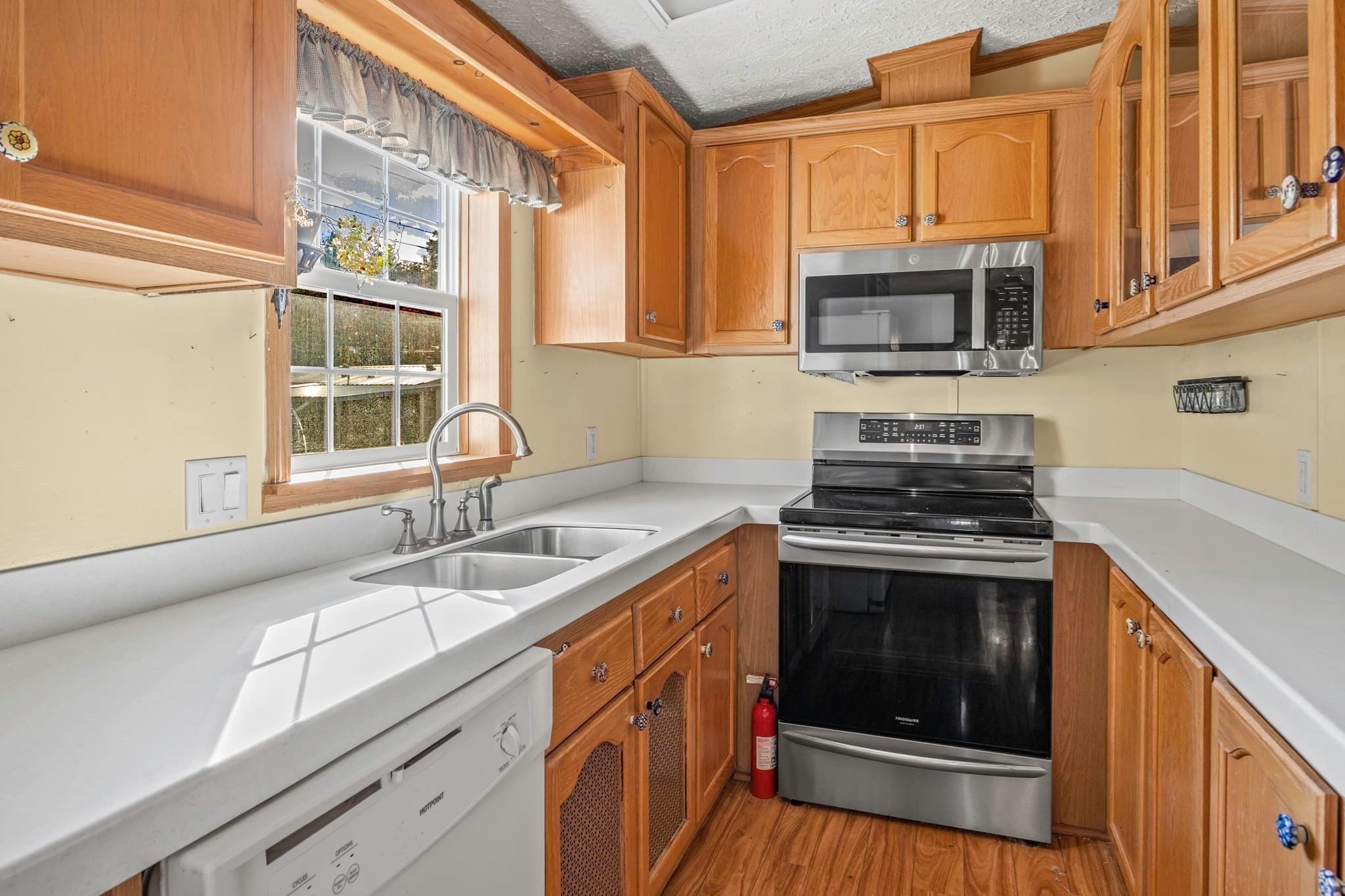 Mobile Home at 281 Chauncey Walker St # 73, Belchertown MA 01007, photo 21 of 34