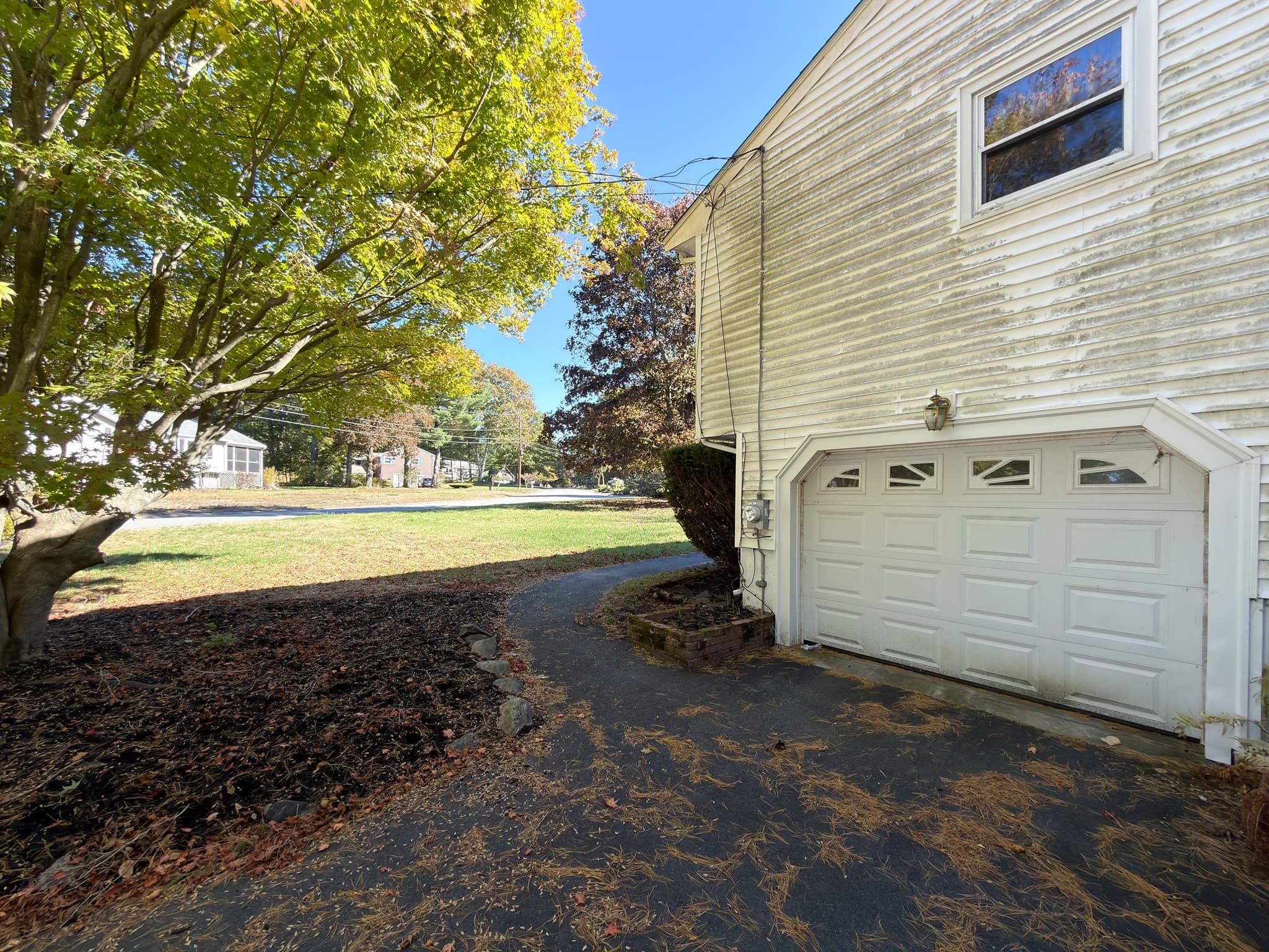 Single Family Residence at 49 Bradford Rd, Tewksbury MA 01876, photo 3 of 14