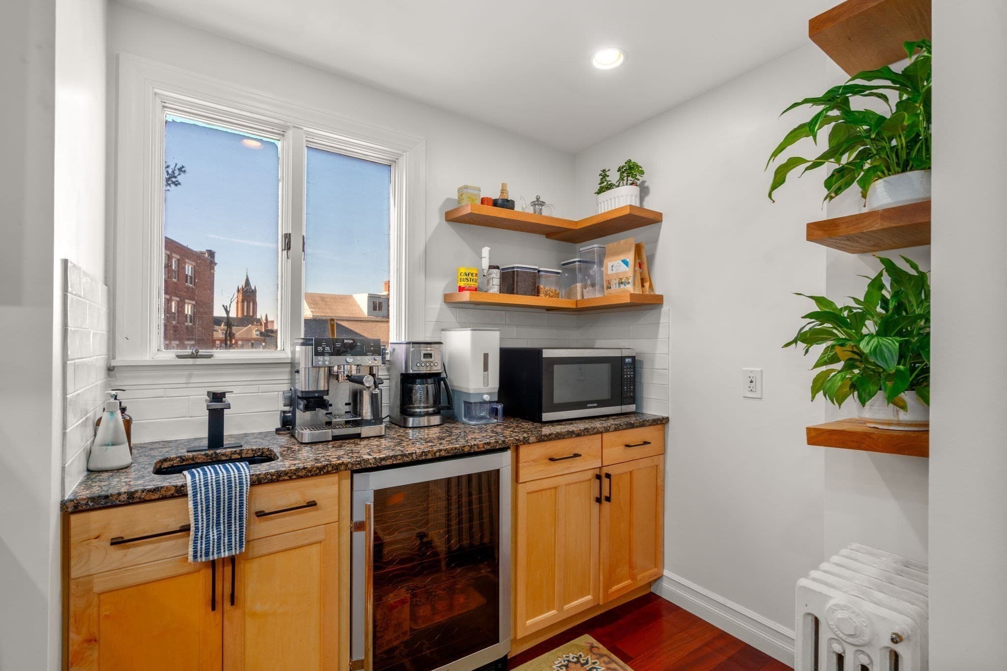 Single Family Residence at 3 Hampshire St, Everett MA 02149, photo 12 of 29