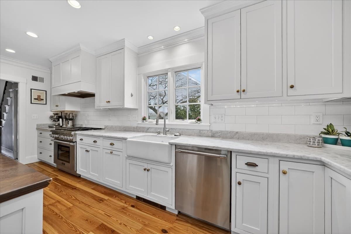 Single Family Residence at 33 Lincoln St, Hingham MA 02043, photo 7 of 40