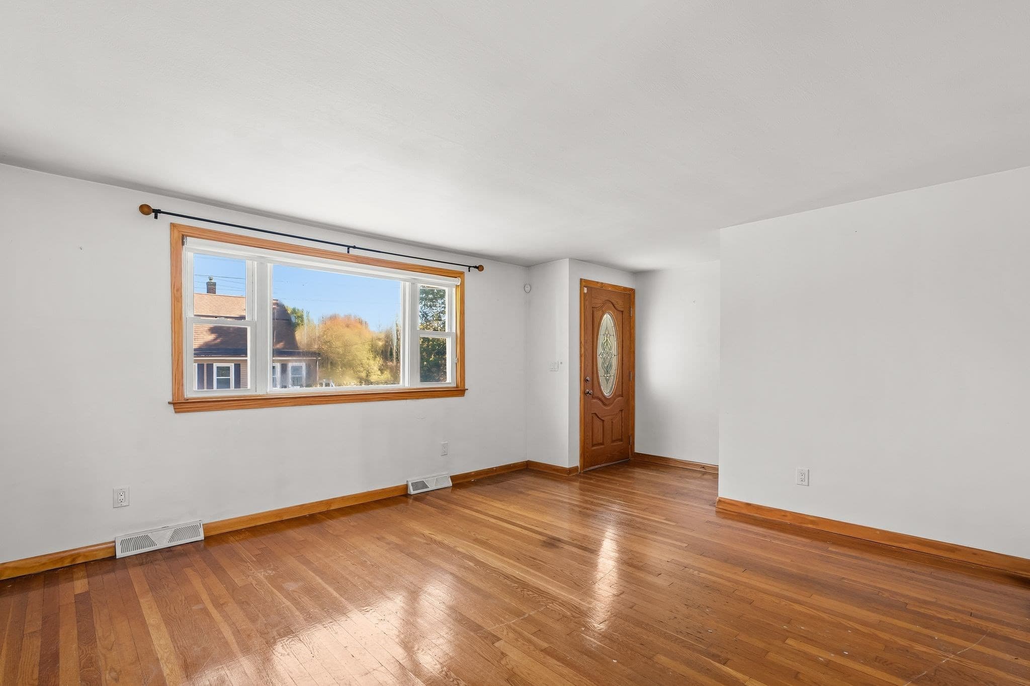Single Family Residence at 28 Eames Ave, Brockton MA 02302, photo 6 of 41
