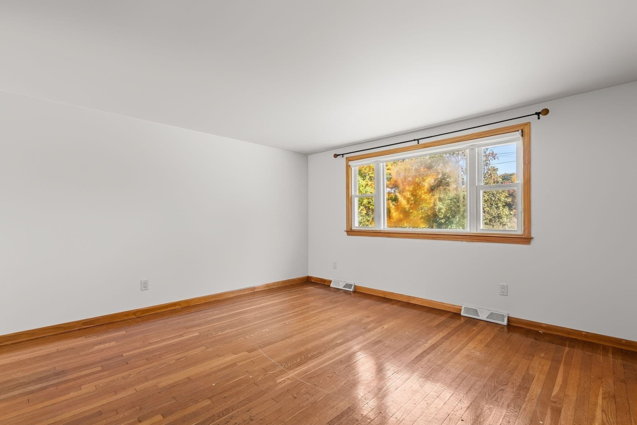 Single Family Residence at 28 Eames Ave, Brockton MA 02302, photo 7 of 41