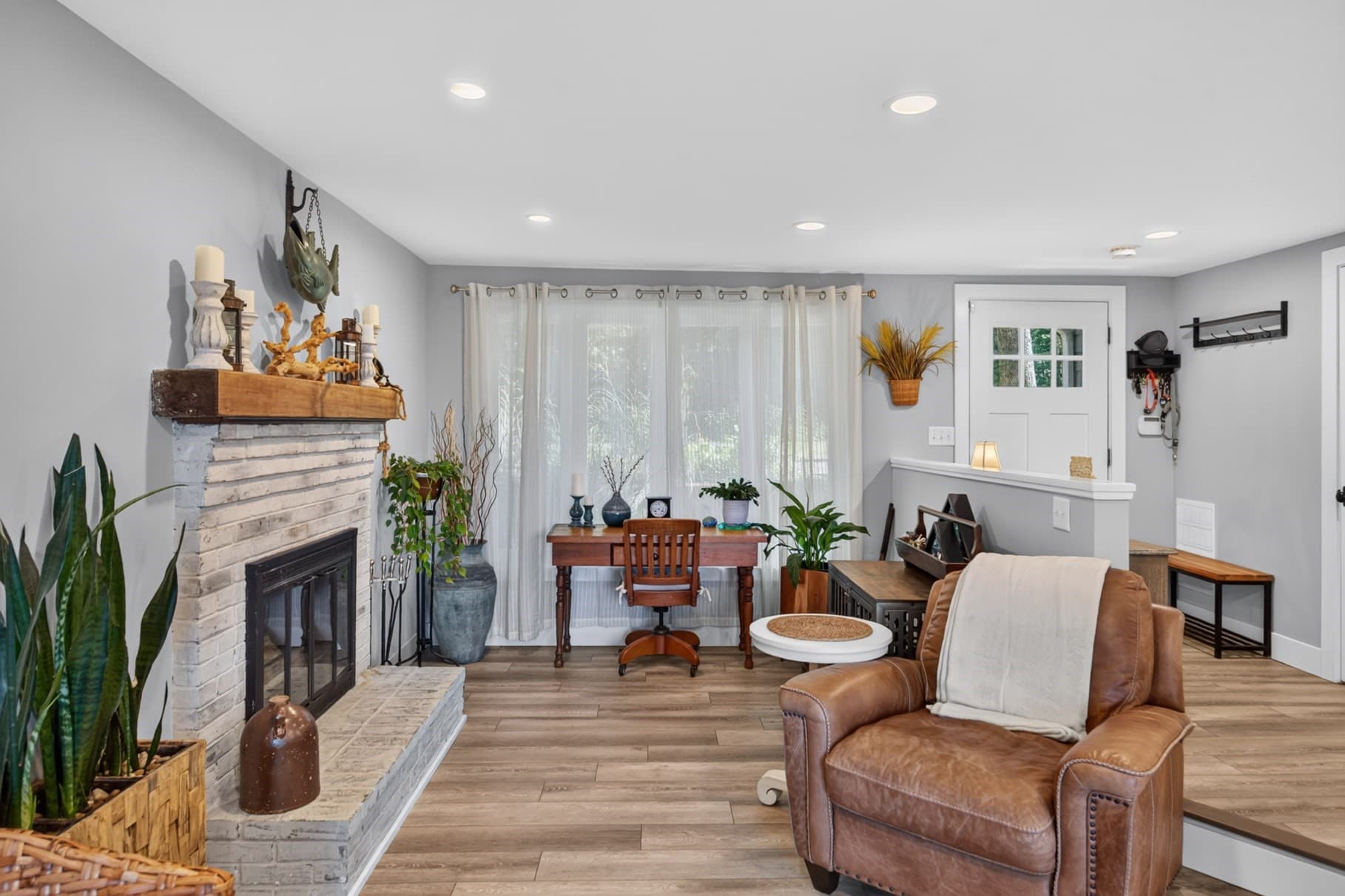 Single Family Residence at 103 James Cir, Mashpee MA 02649, photo 8 of 36