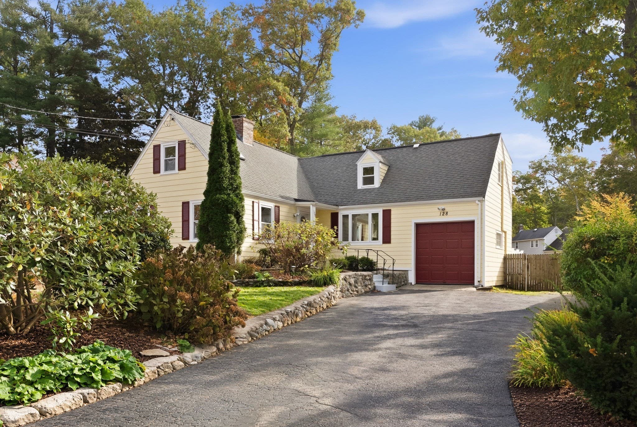 128 Laurel Dr, Needham MA 02492