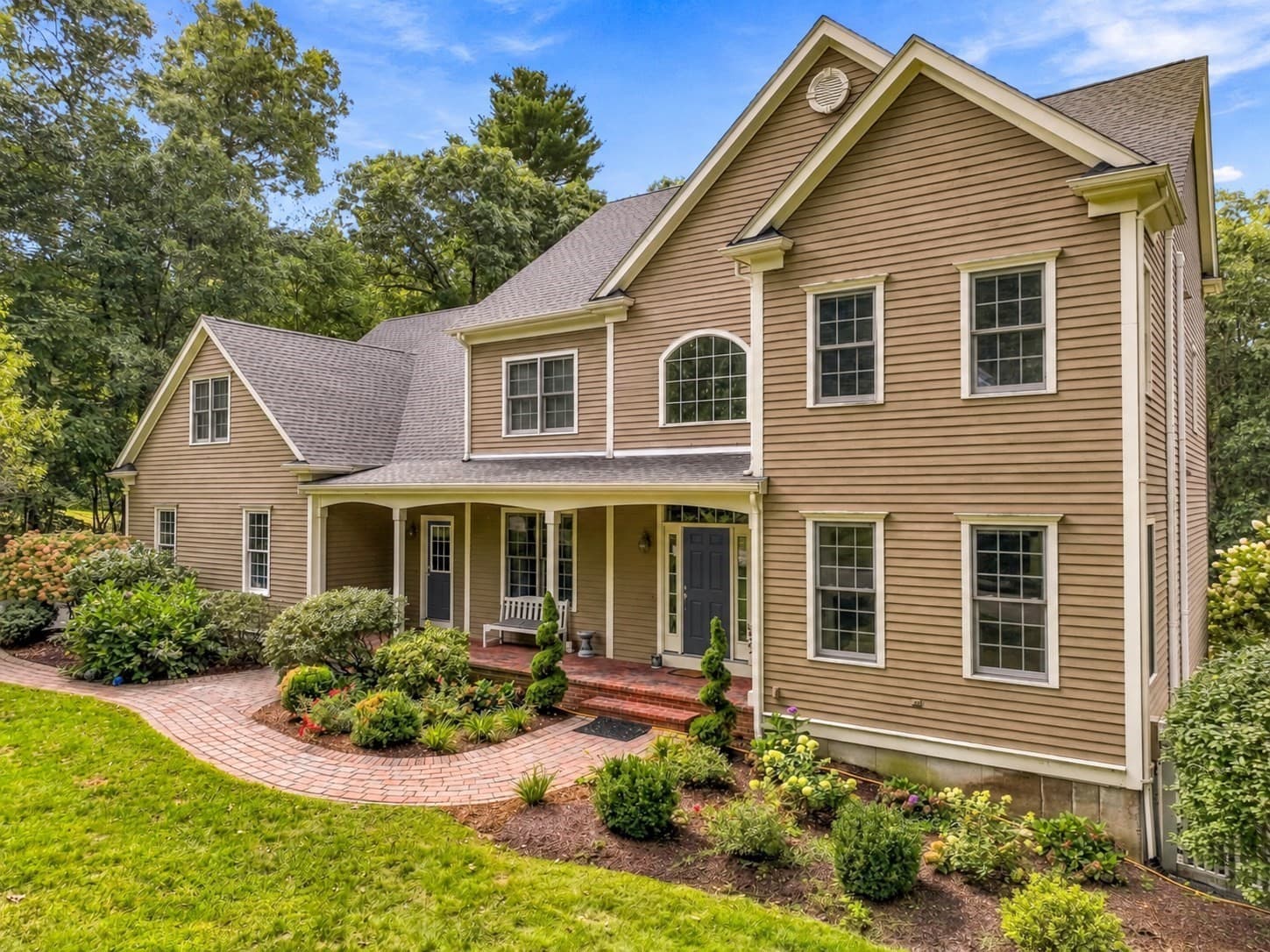 30 Juniper Rd, Upton MA 01568