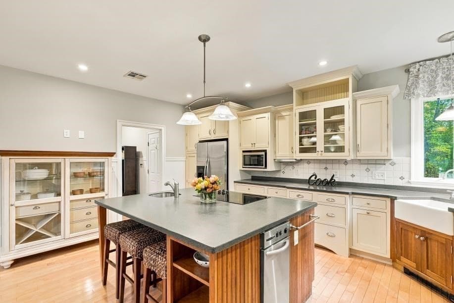 Single Family Residence at 30 Juniper Rd, Upton MA 01568, photo 5 of 42
