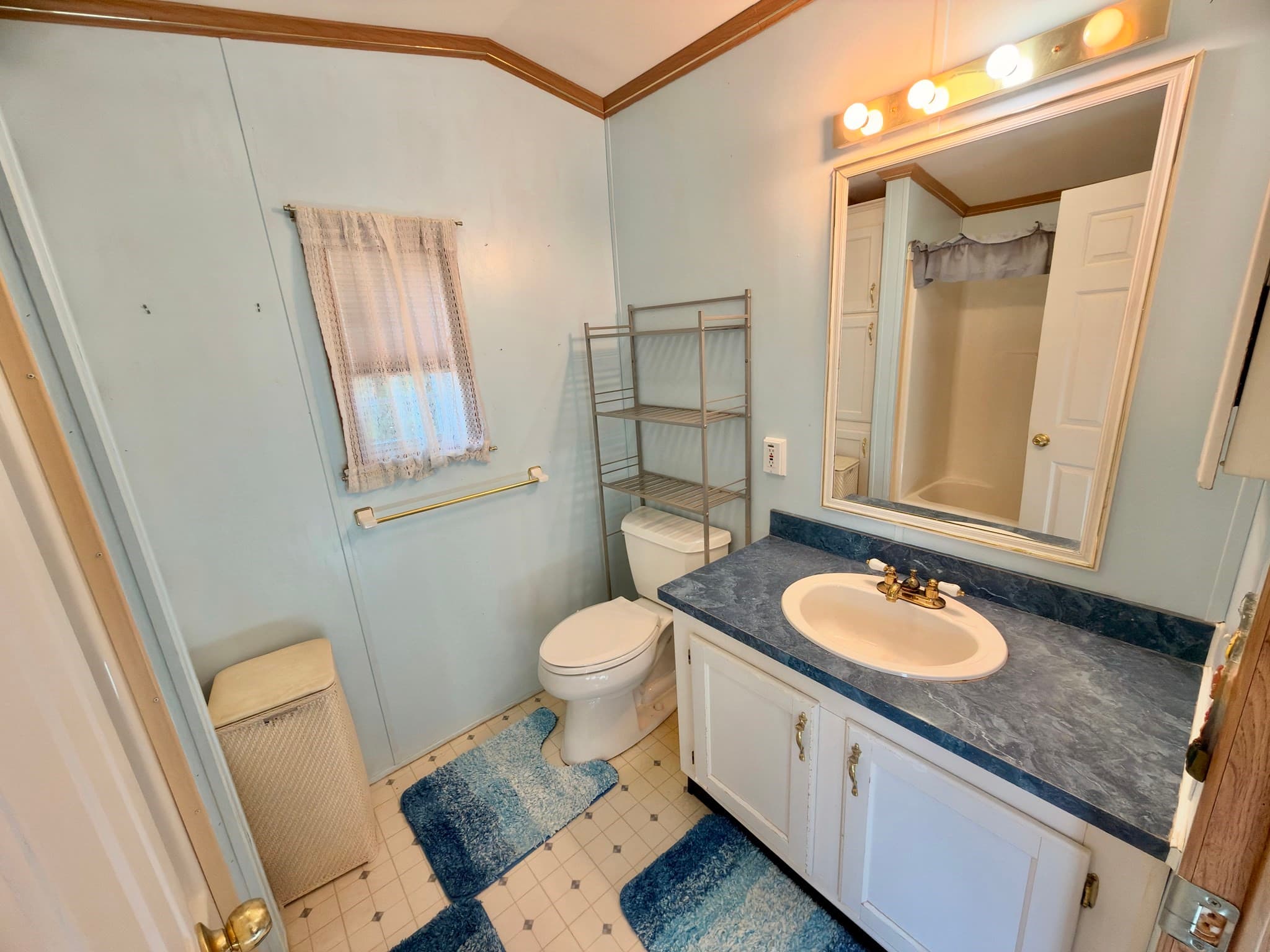 Mobile Home at 30 Holiday Cir, Chicopee MA 01020, photo 16 of 22