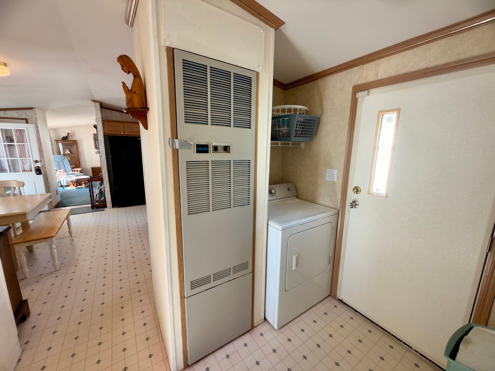 Mobile Home at 30 Holiday Cir, Chicopee MA 01020, photo 10 of 22
