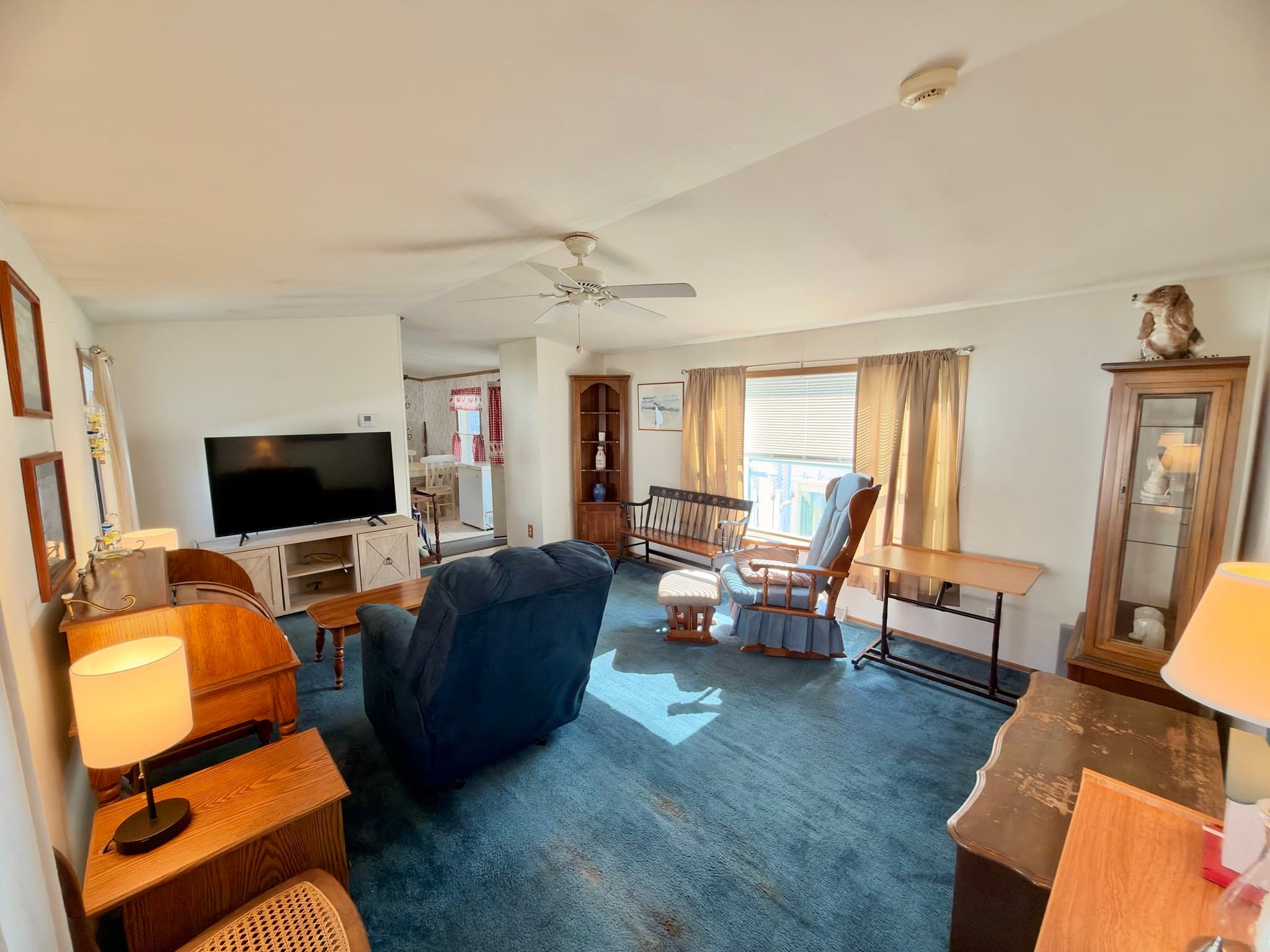 Mobile Home at 30 Holiday Cir, Chicopee MA 01020, photo 18 of 22