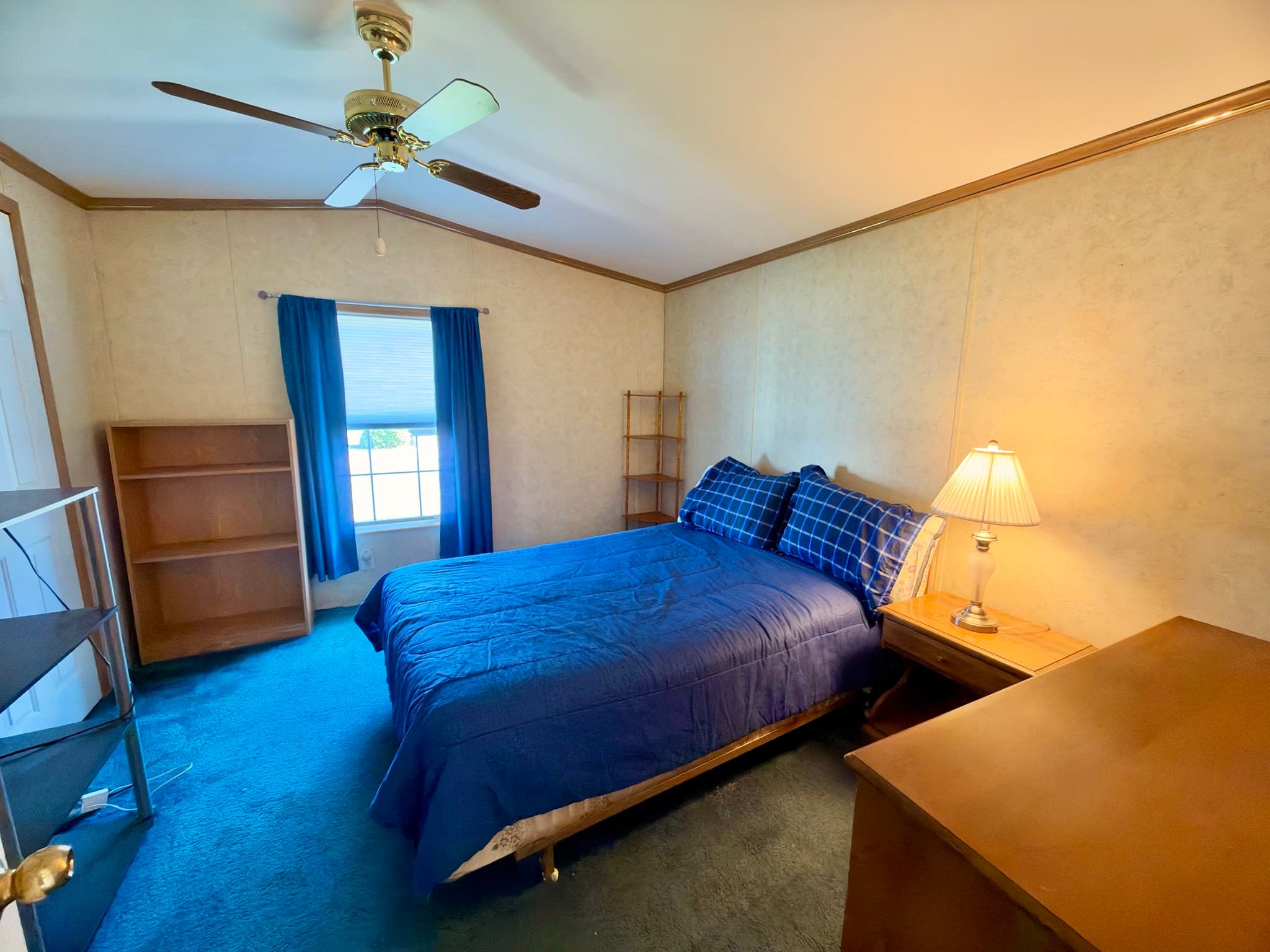 Mobile Home at 30 Holiday Cir, Chicopee MA 01020, photo 11 of 22